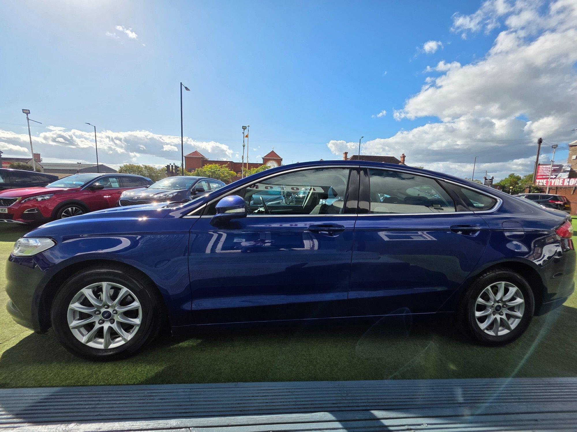 Ford Mondeo view 10