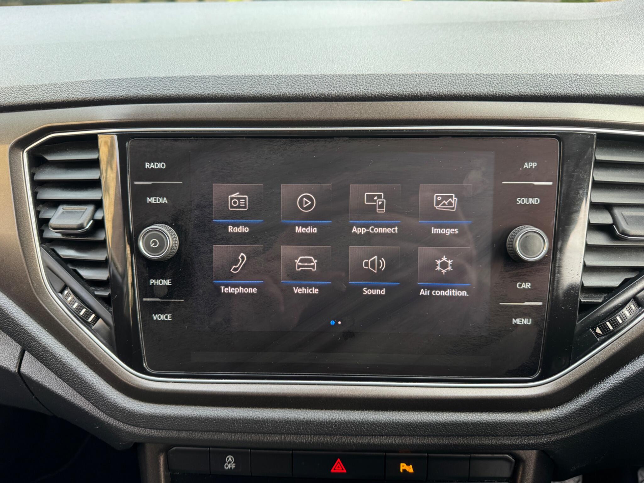 Volkswagen T-Roc view 59