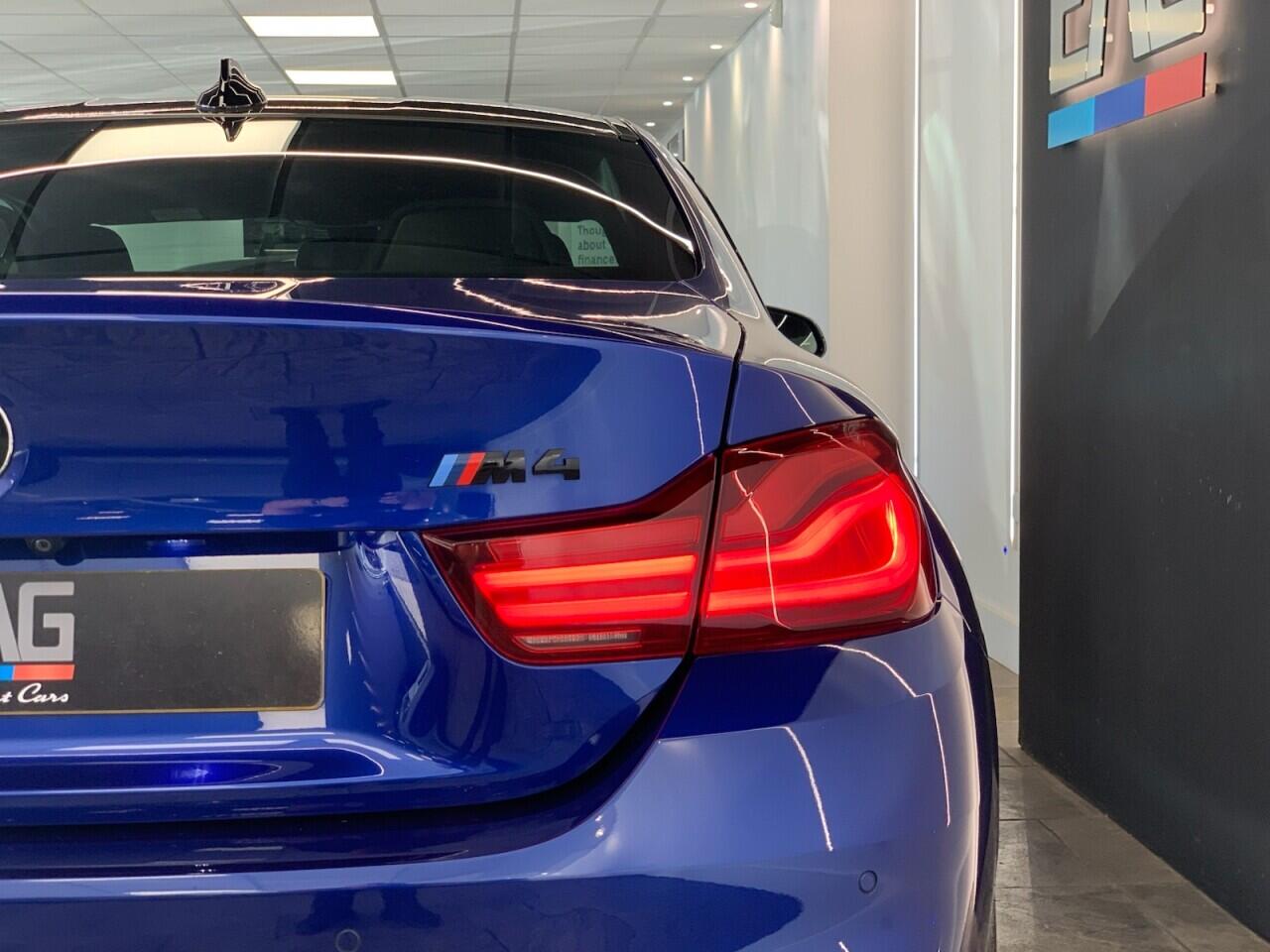 BMW M4 view 9