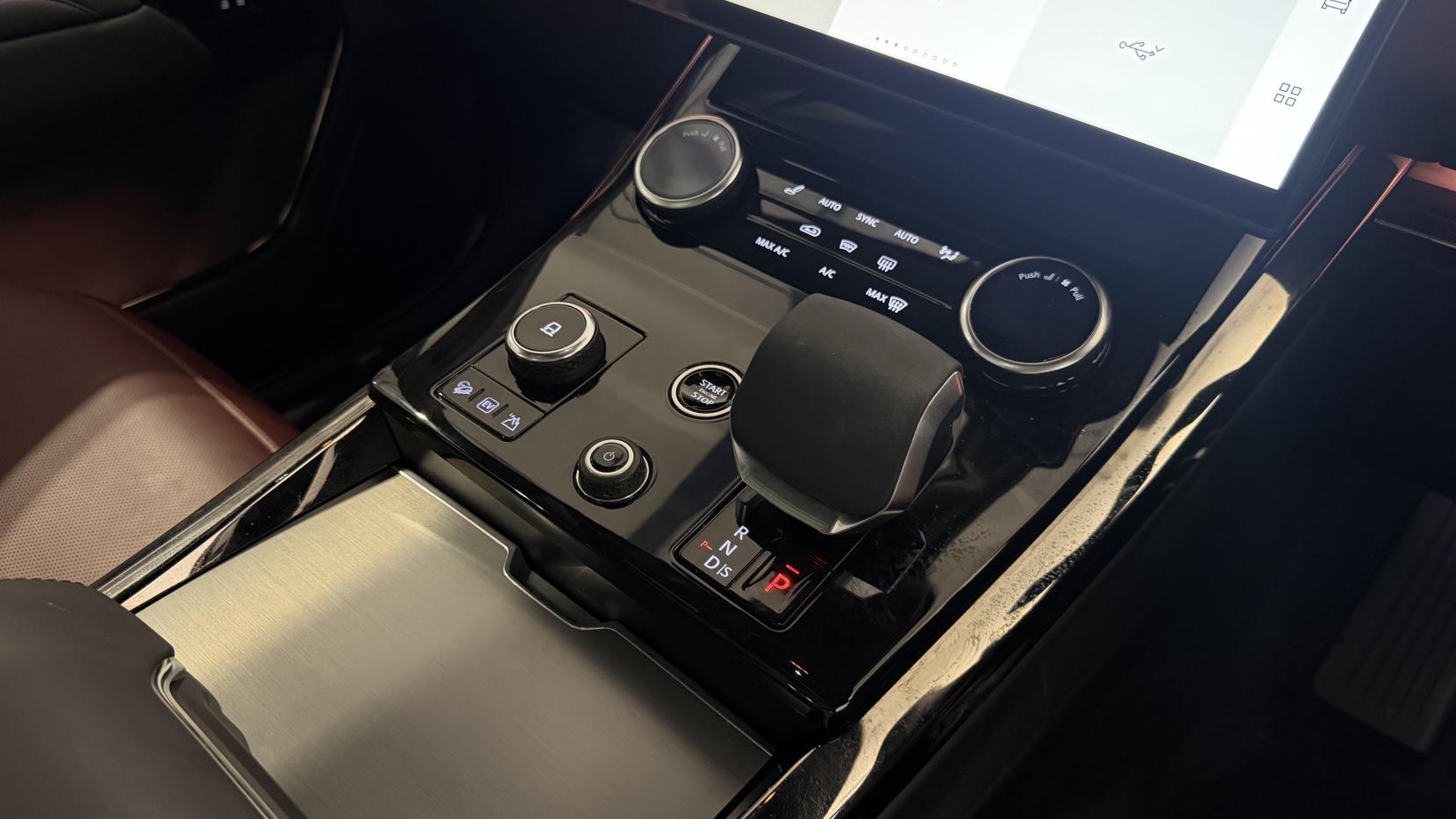 Land Rover Range Rover Sport view 21
