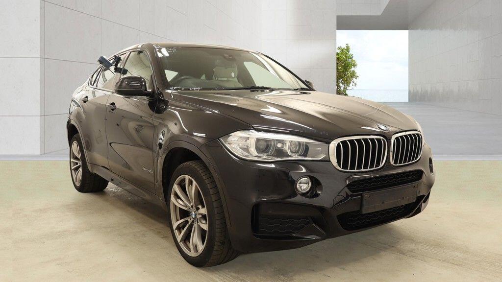 BMW X6 view 5