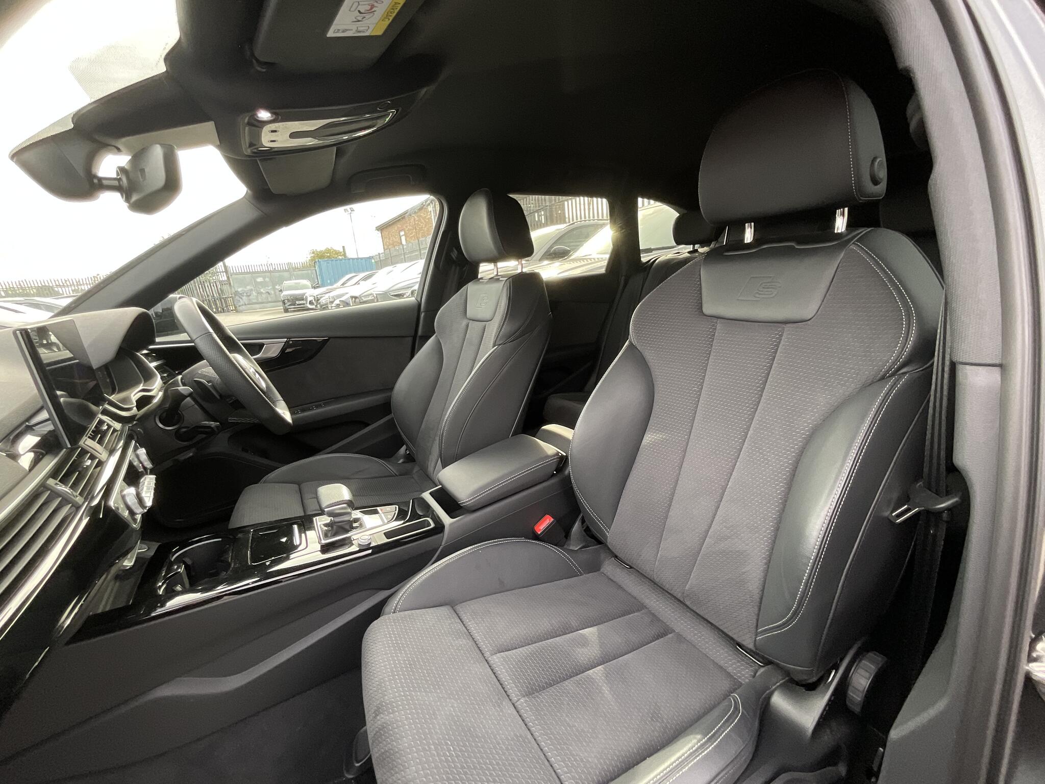 Audi A4 view 18