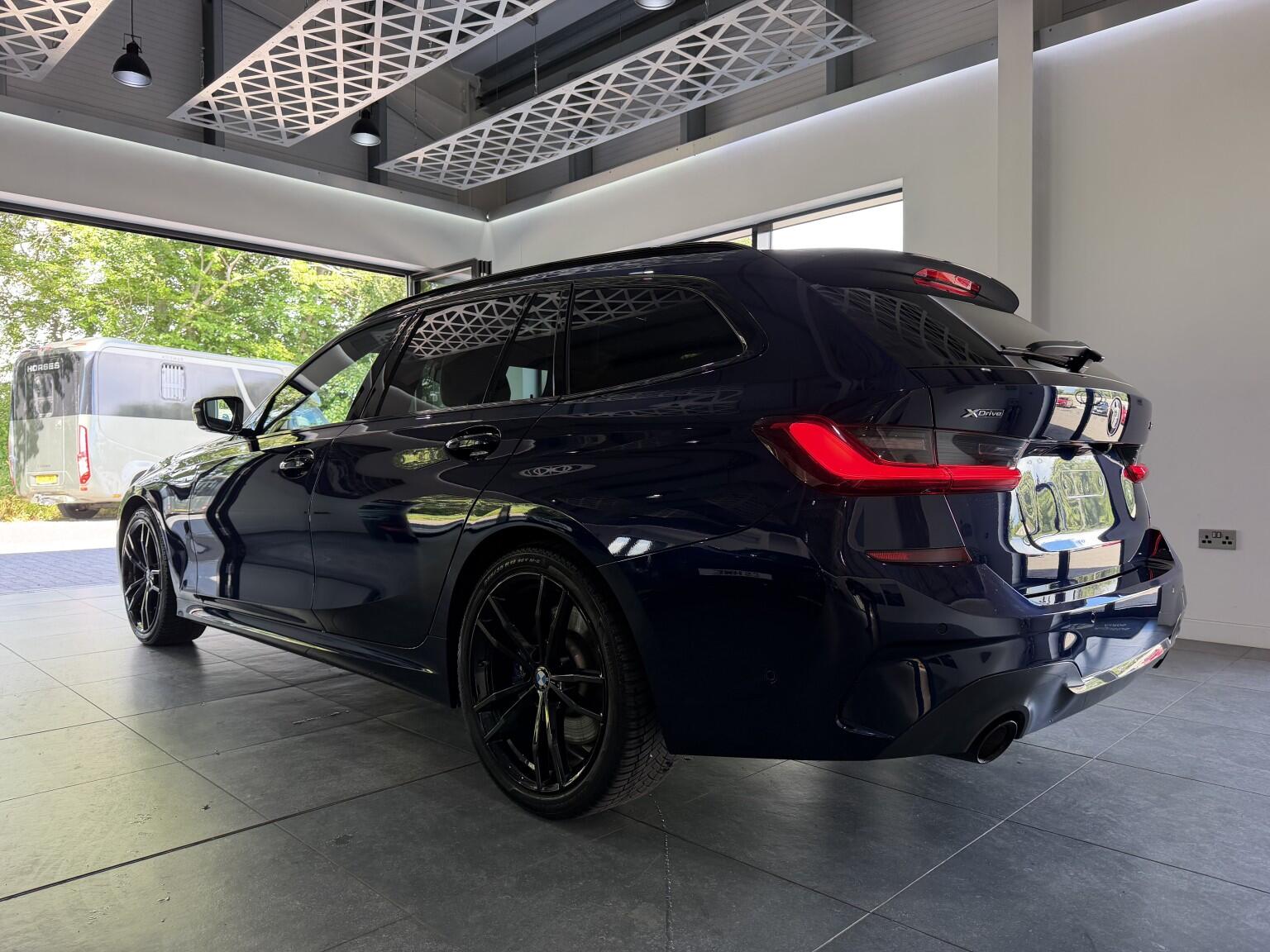 BMW 3 Series view 49