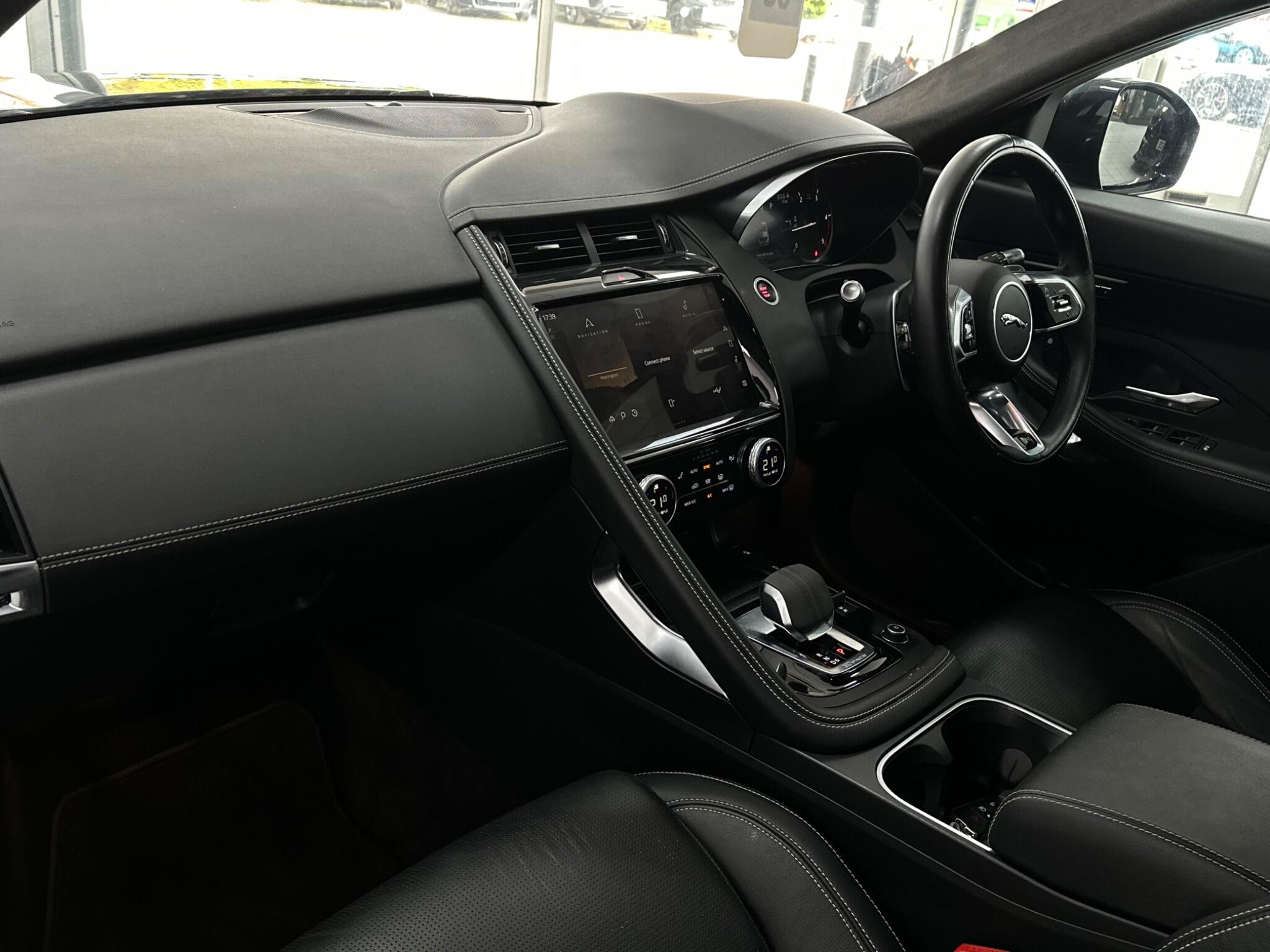 Jaguar E-Pace view 40
