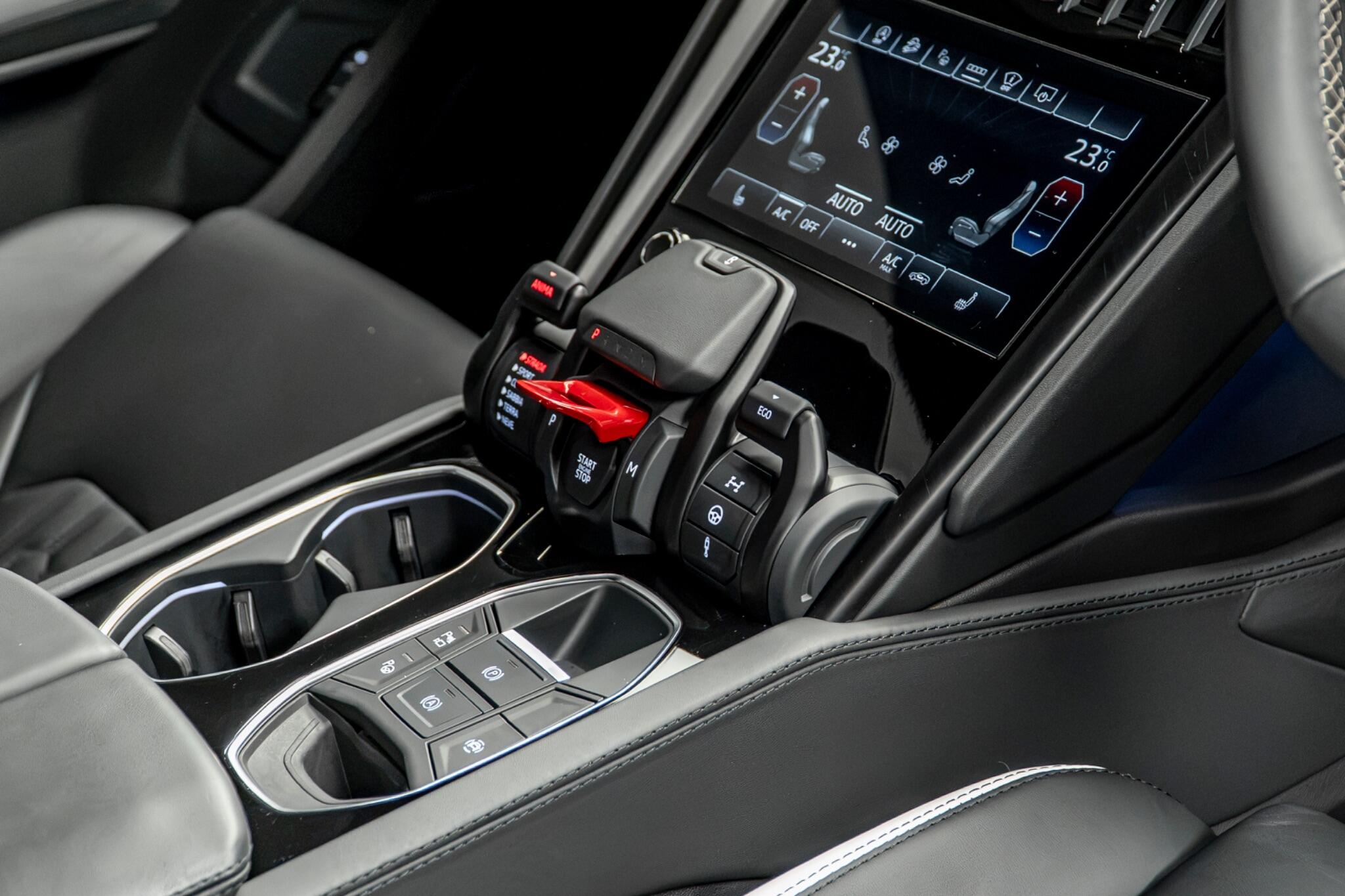 Lamborghini Urus view 35