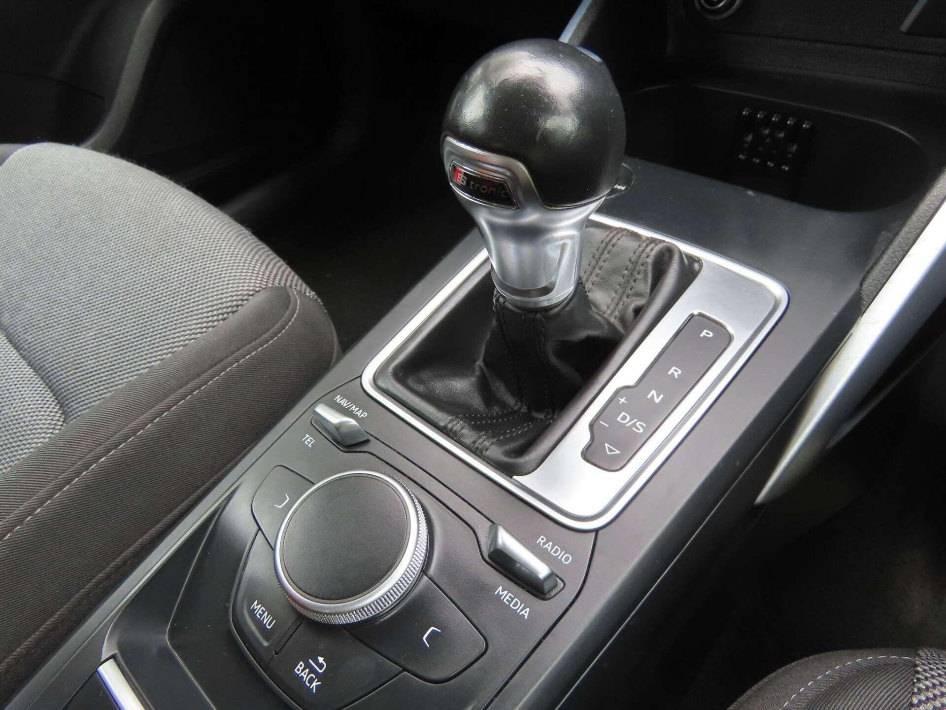 Audi Q2 view 11