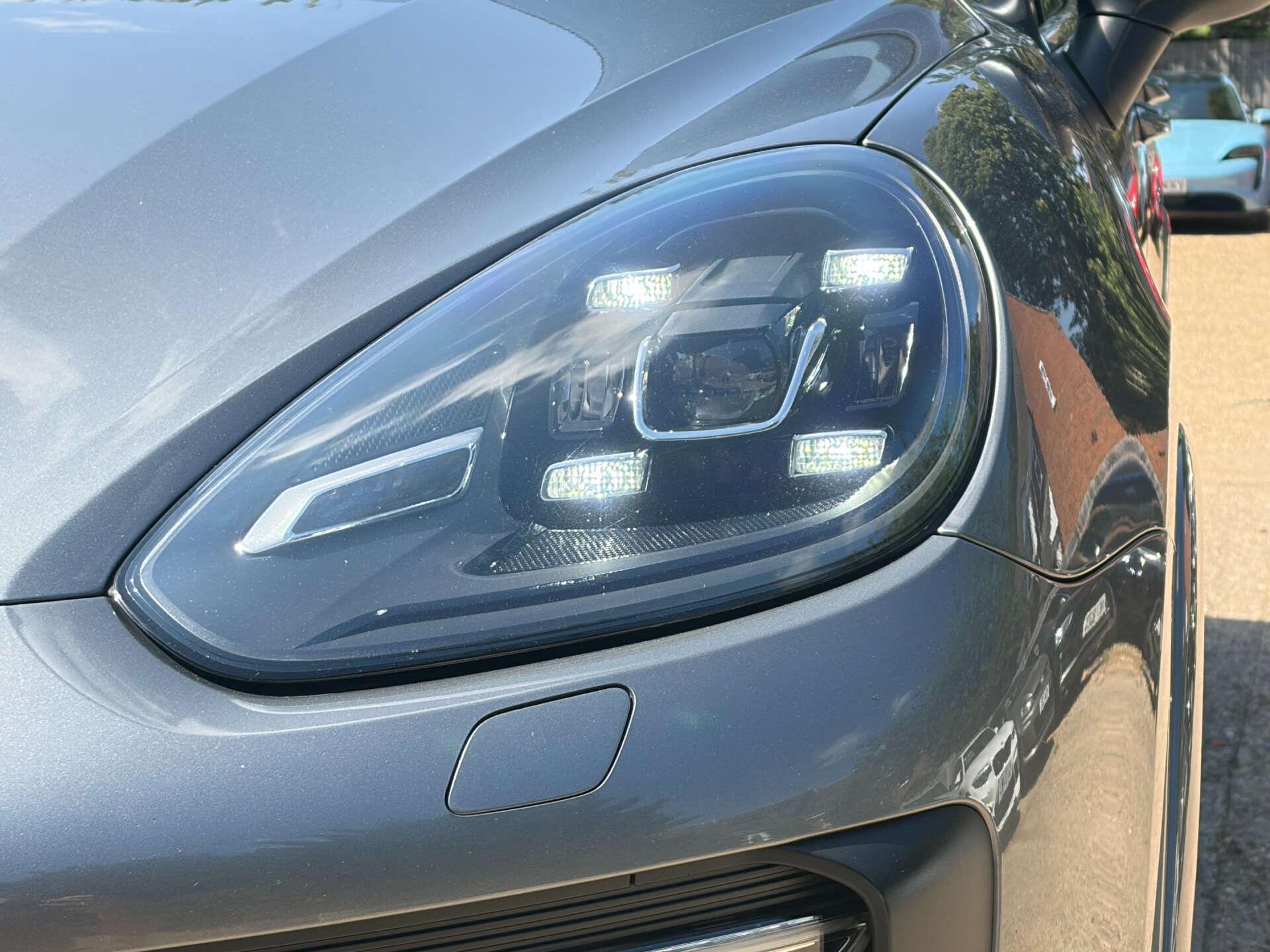 Porsche Cayenne view 11