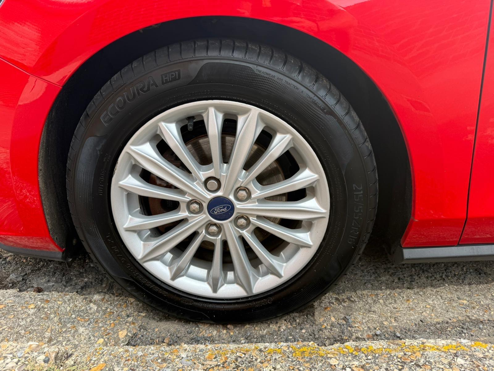 Ford Focus view 20