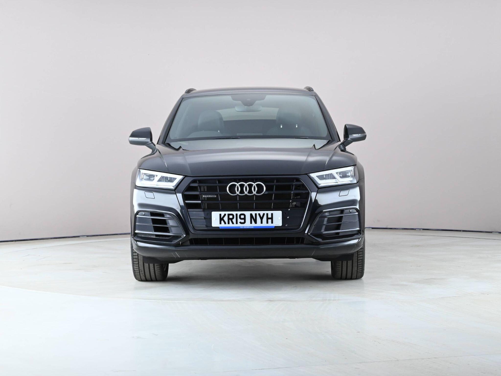 Audi Q5 view 5