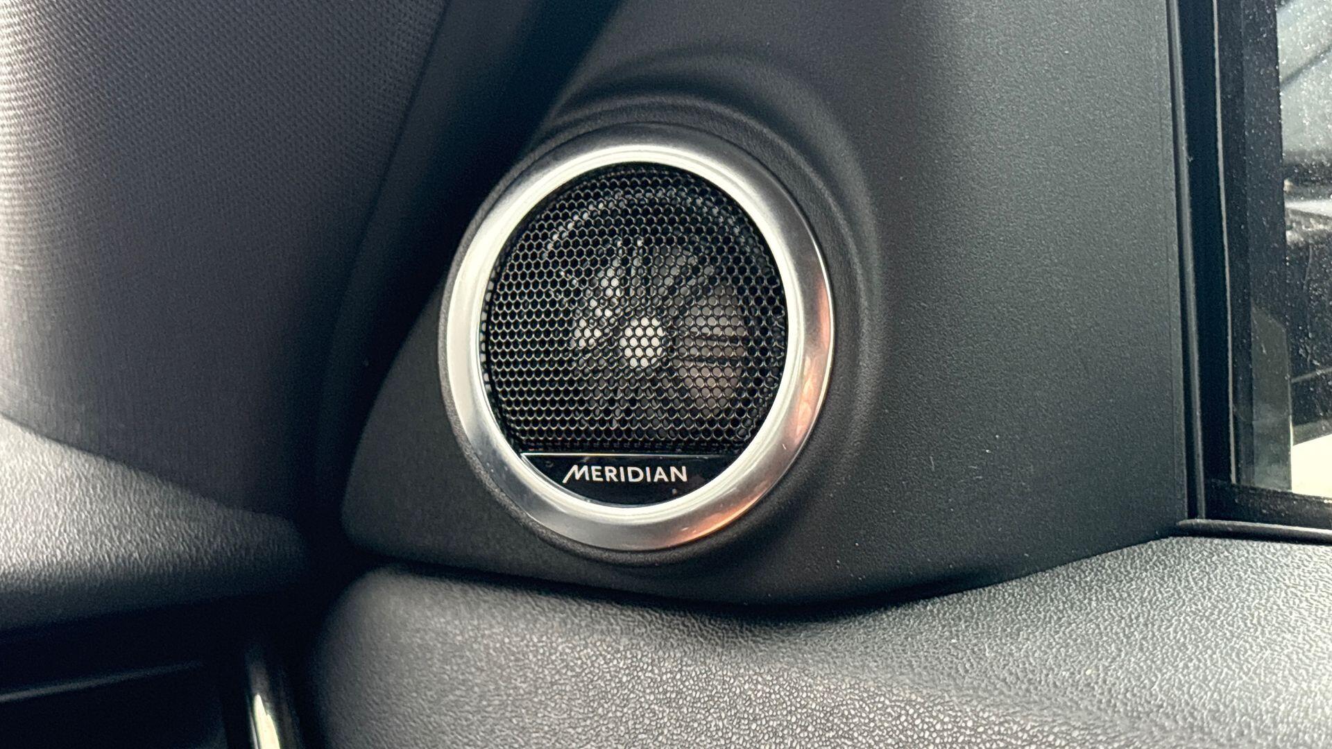 Land Rover Range Rover Evoque view 30