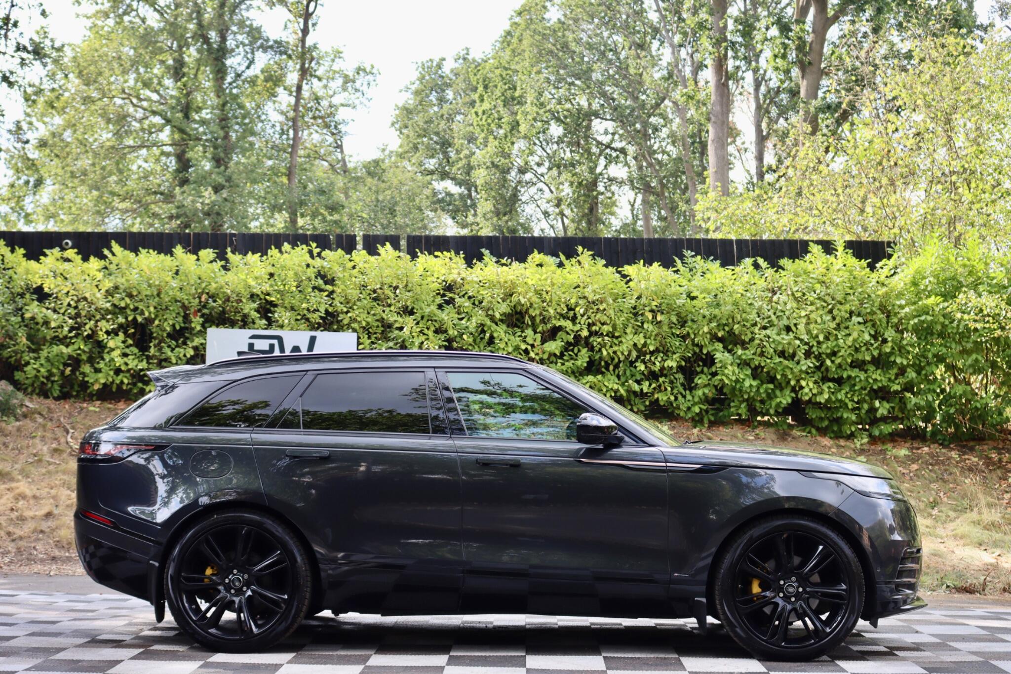 Land Rover Range Rover Velar view 2