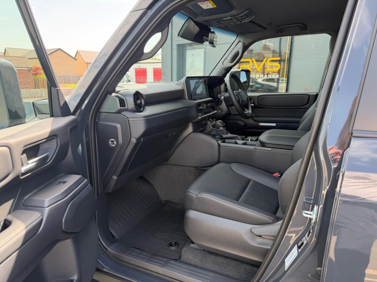 Toyota Land Cruiser view 20