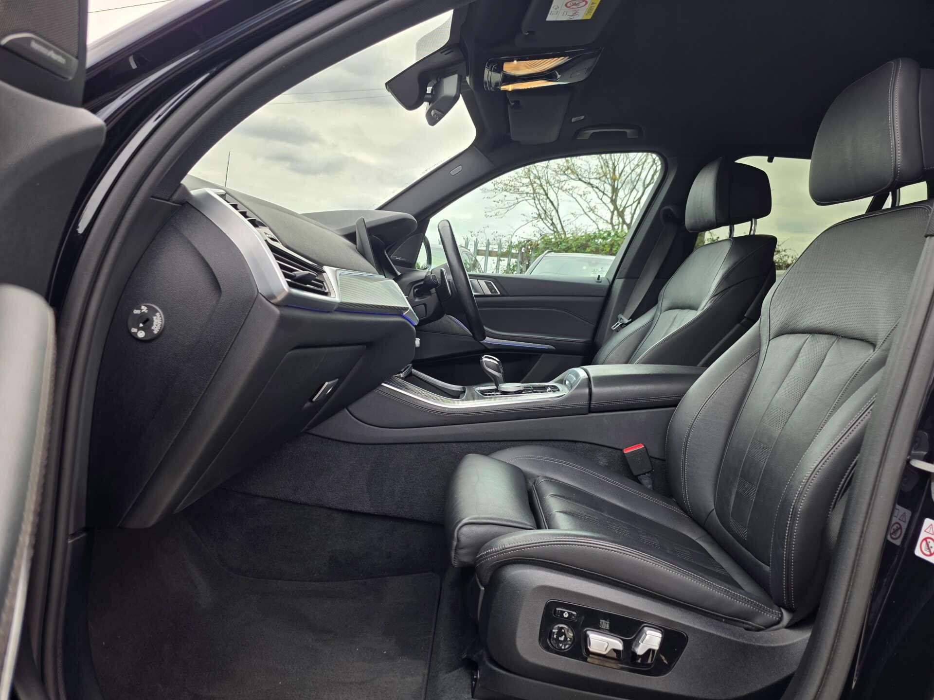 BMW X5 view 16