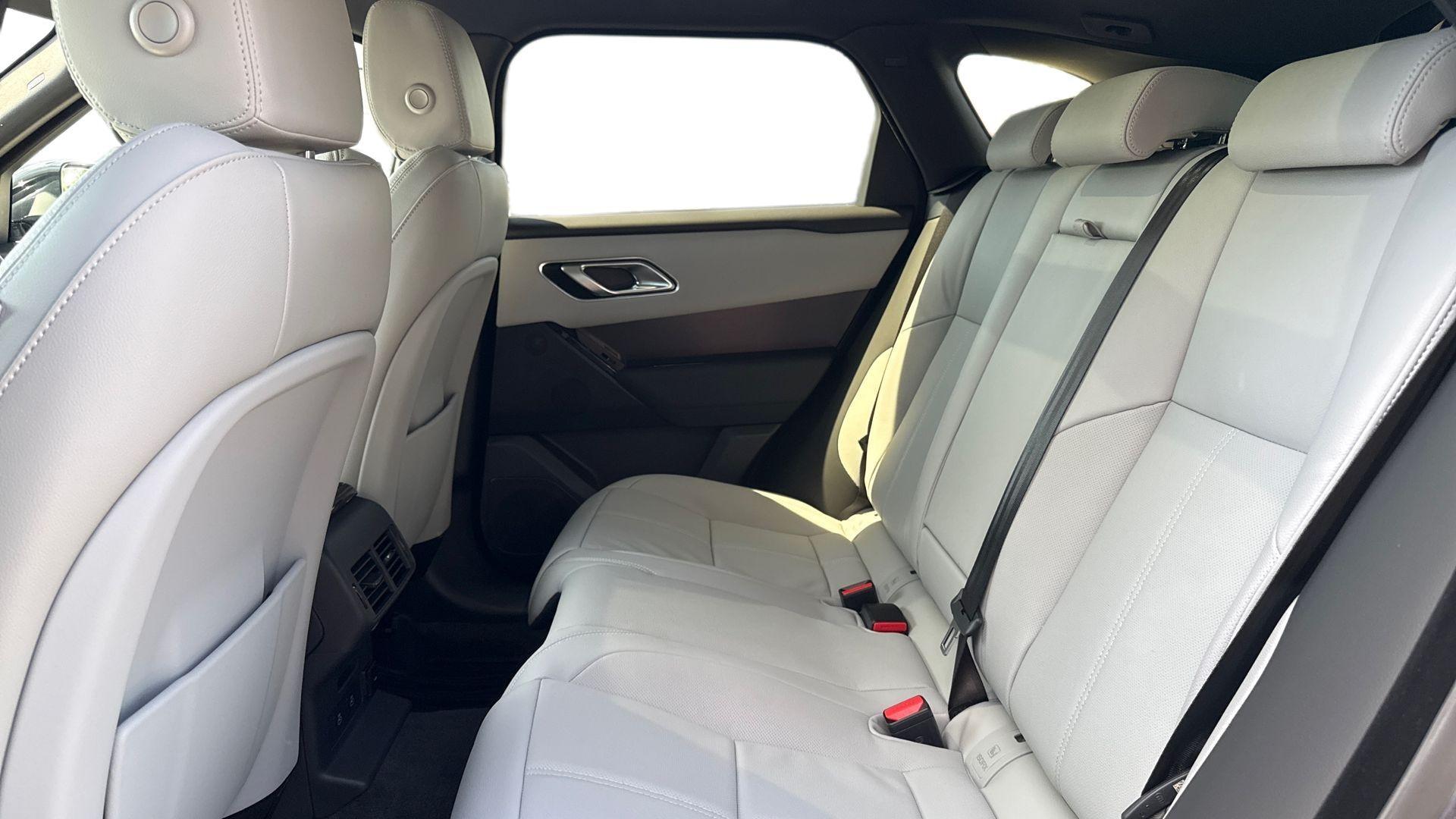 Land Rover Range Rover Velar view 4