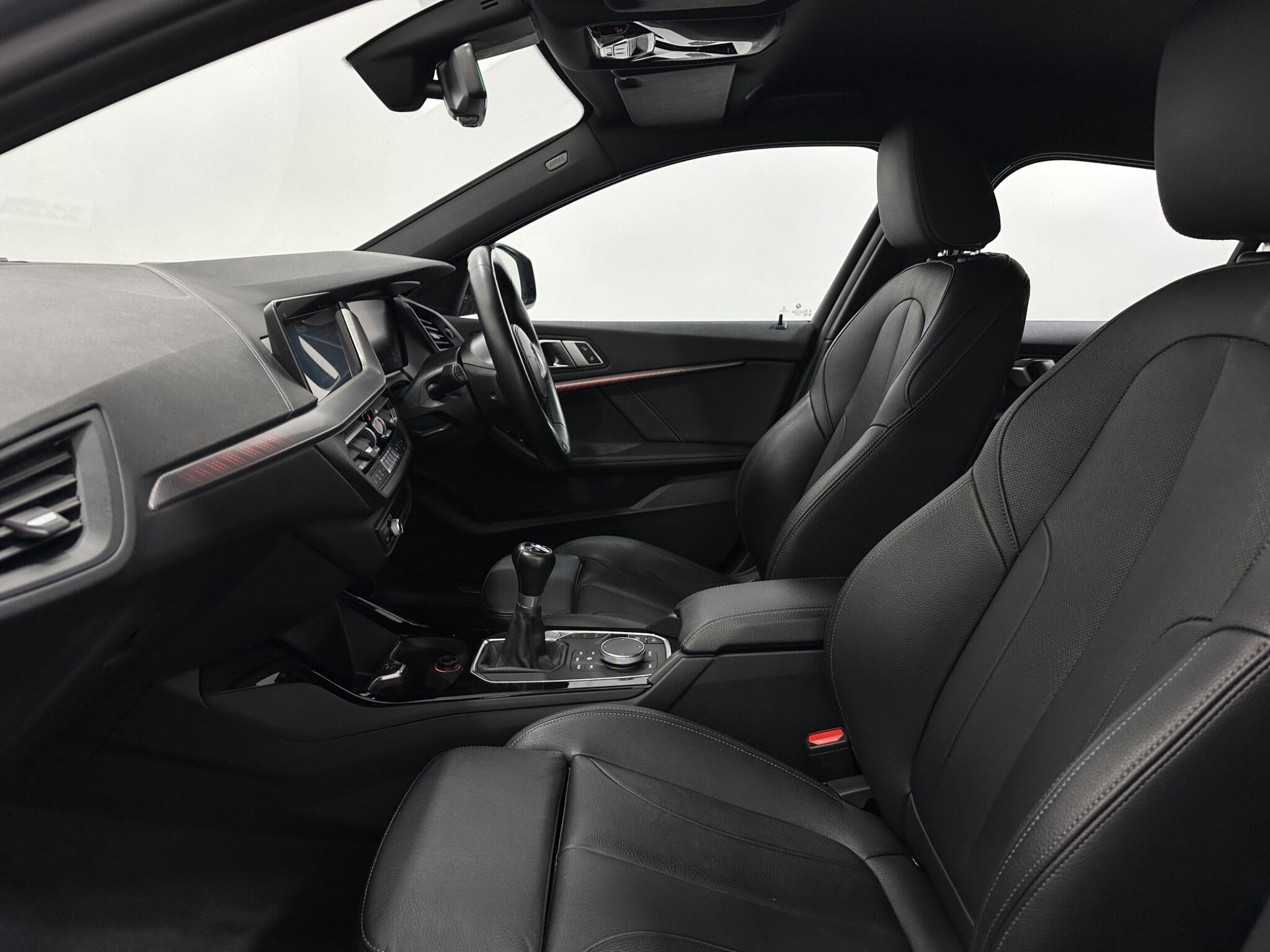 BMW 1 Series view 35