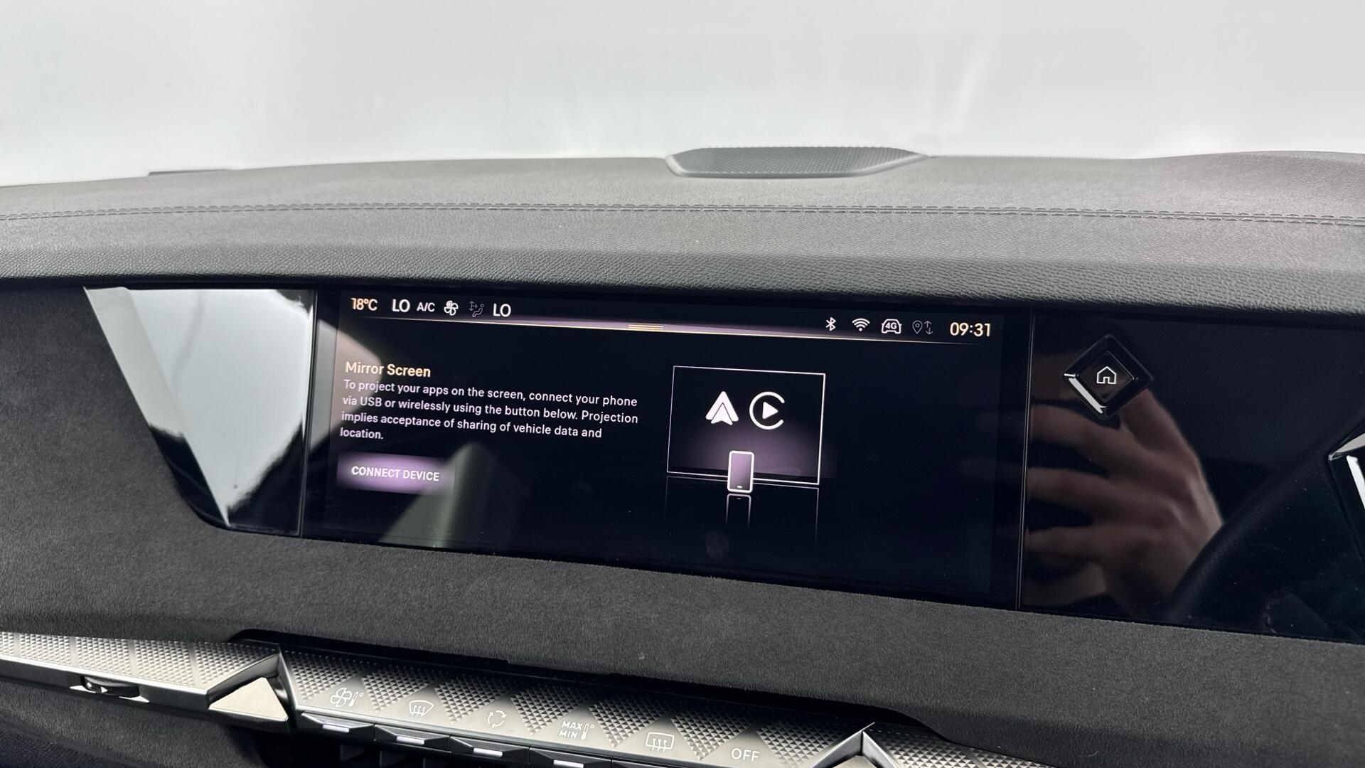 DS Automobiles DS 4 view 31