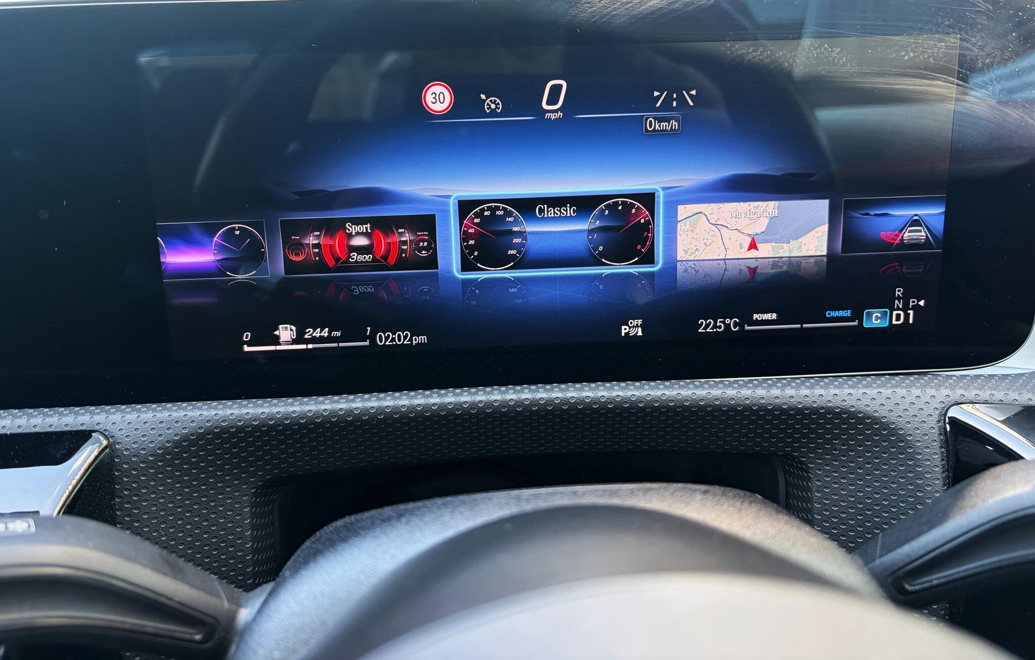Mercedes-Benz Cla view 32