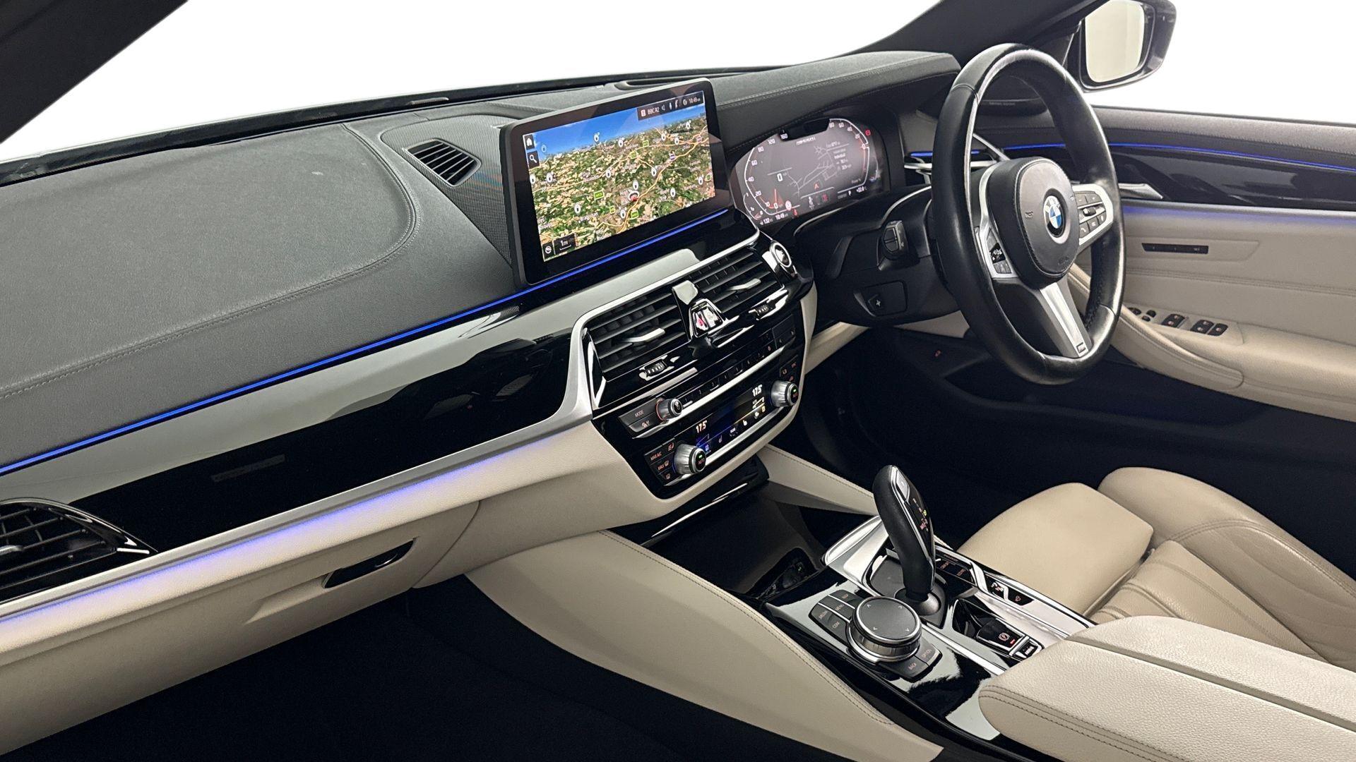 BMW 5 Series view 7