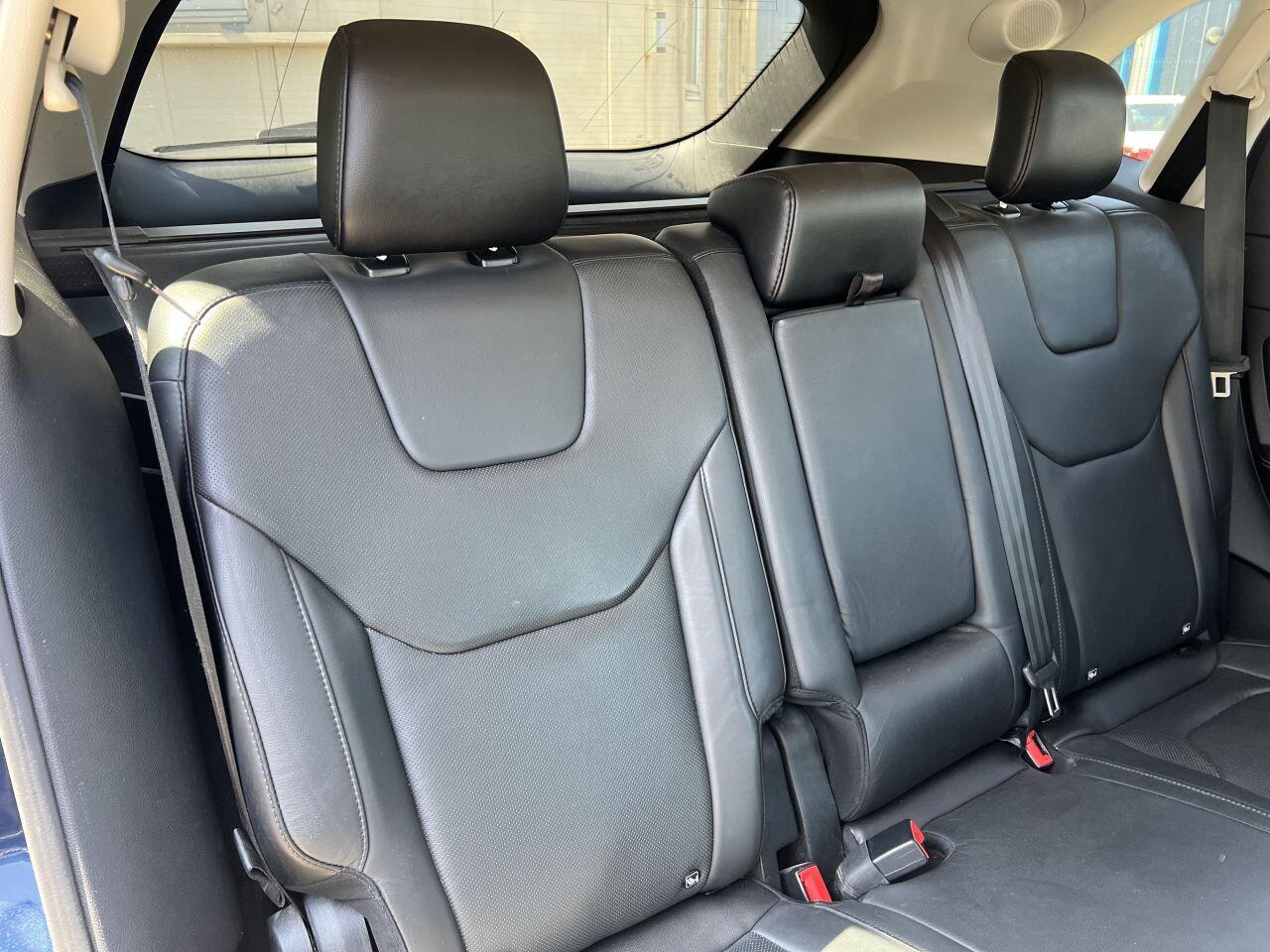 Ford Edge view 25