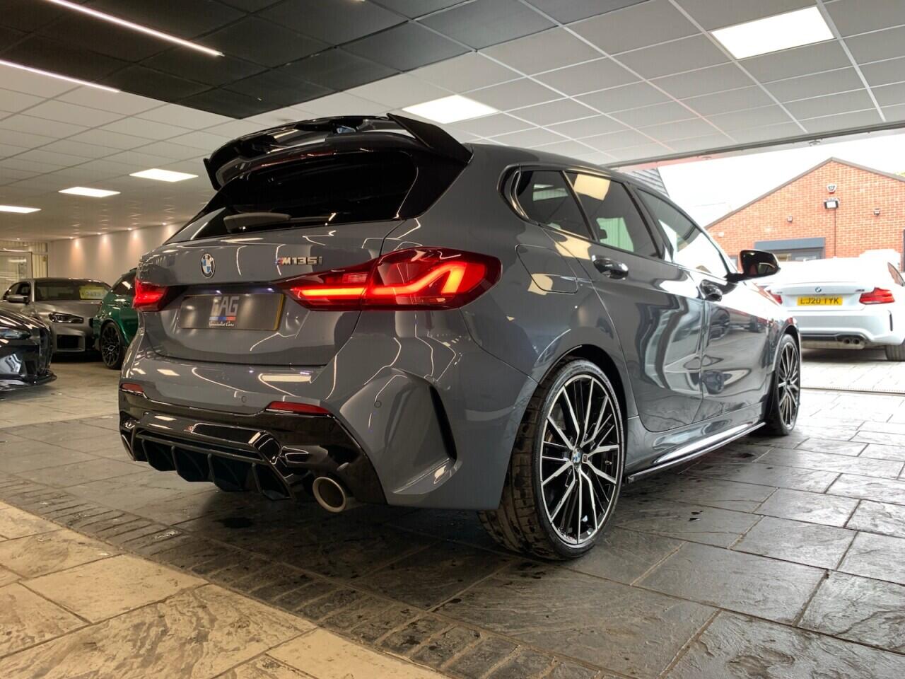 BMW 1 Series view 16