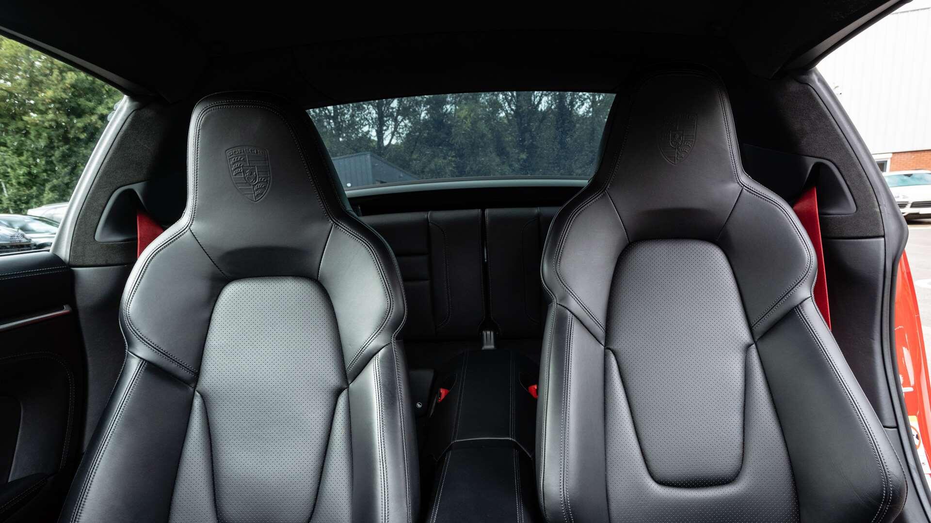 Porsche 911 view 16
