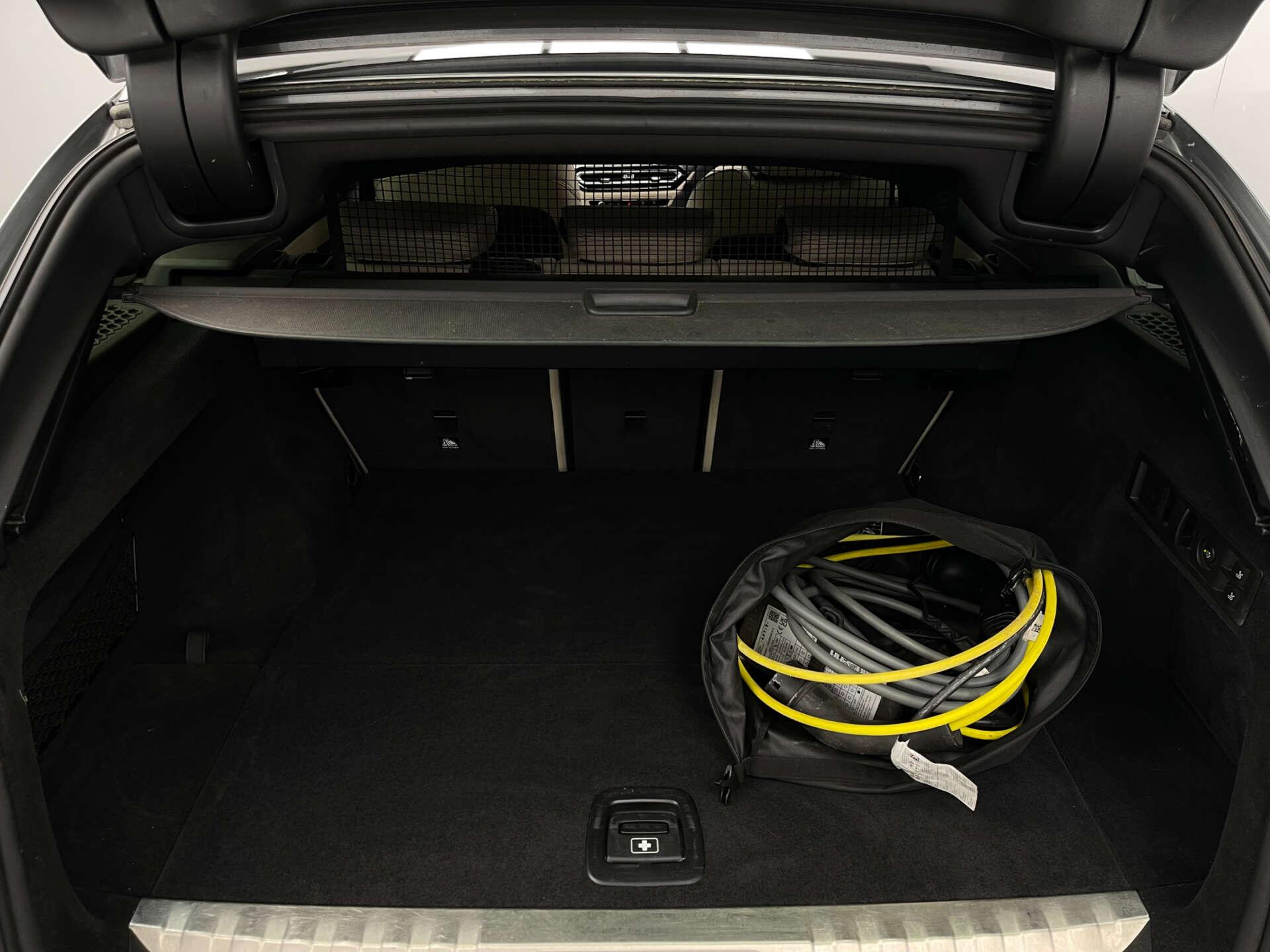 BMW 3 Series view 38