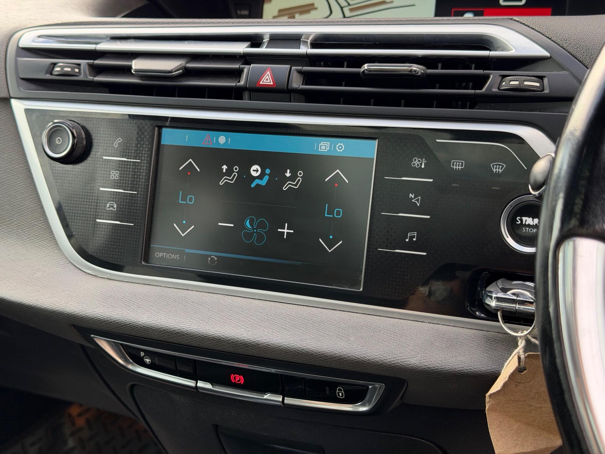 Citroen Grand C4 Picasso view 38