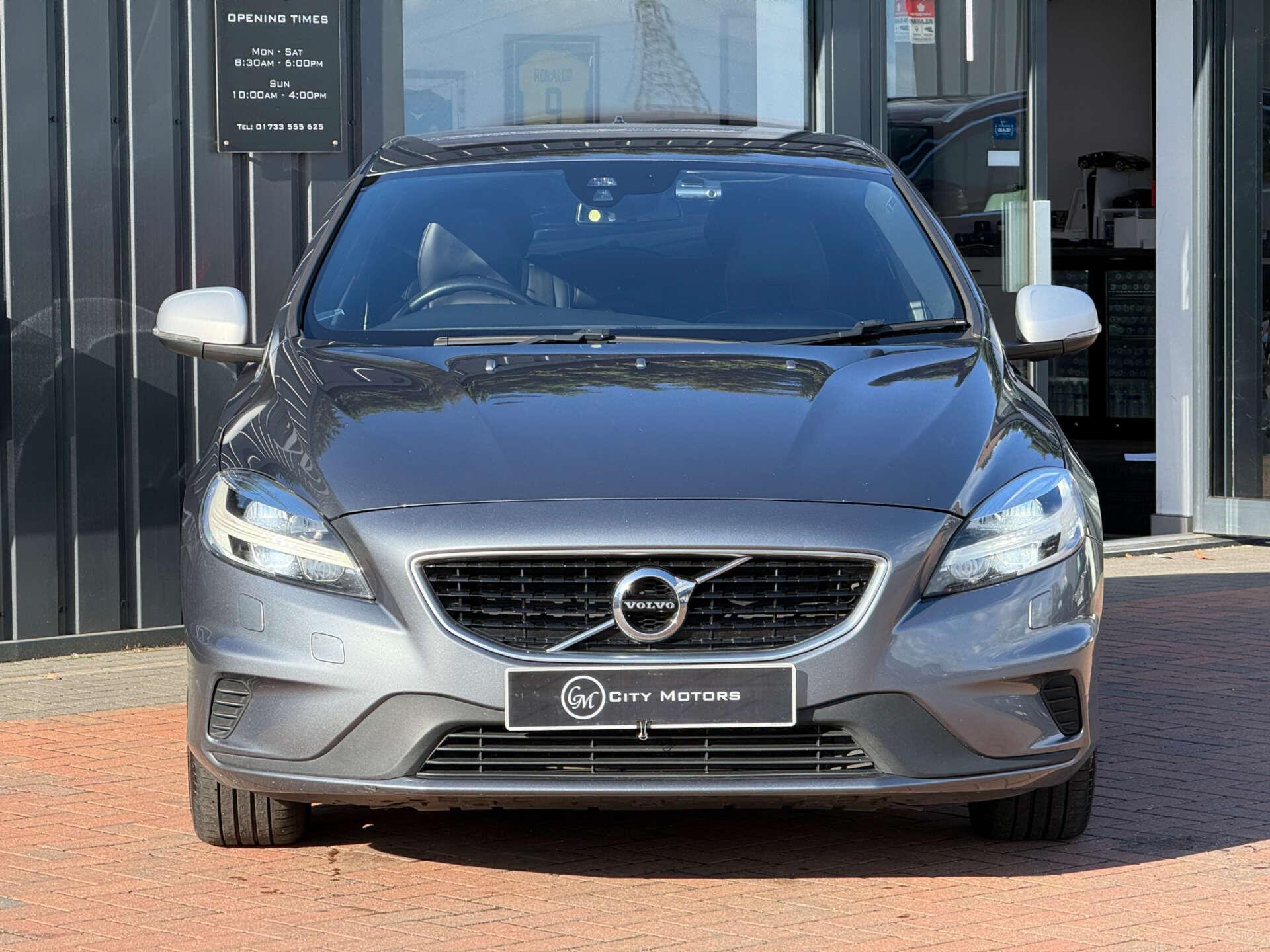 Volvo V40 view 12