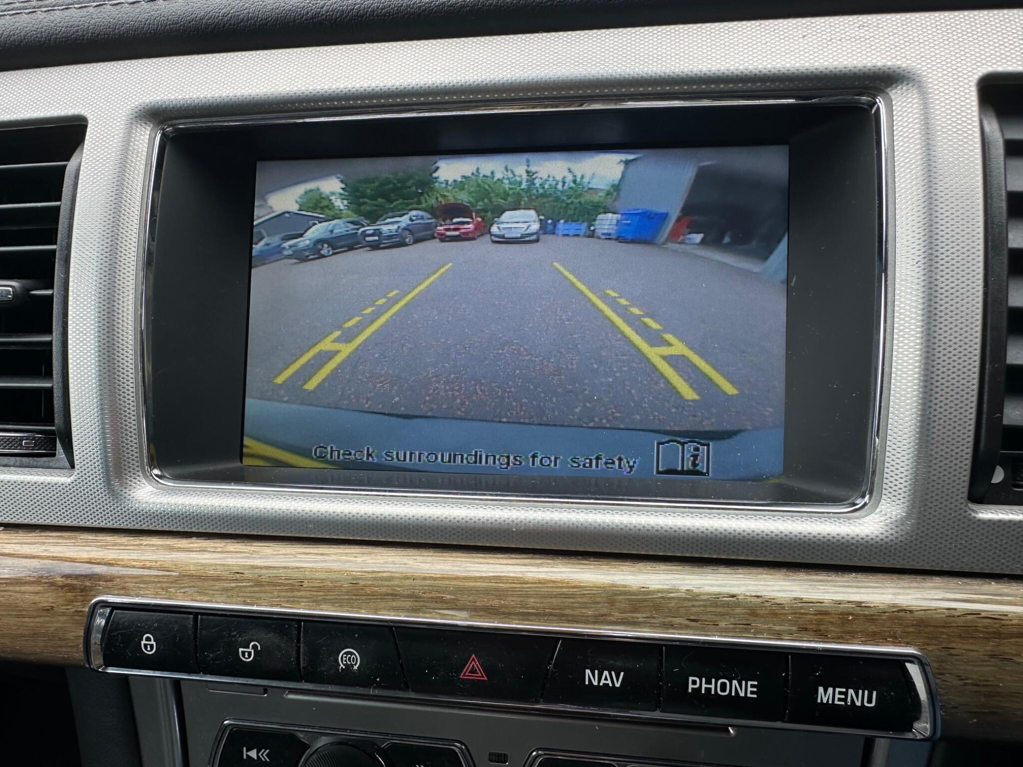 Jaguar XF view 14