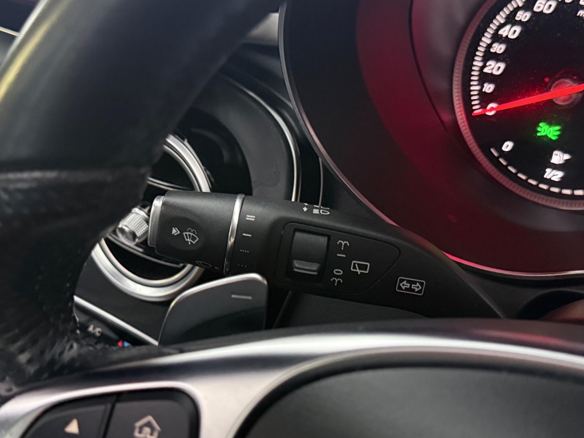 Mercedes-Benz GLC view 28
