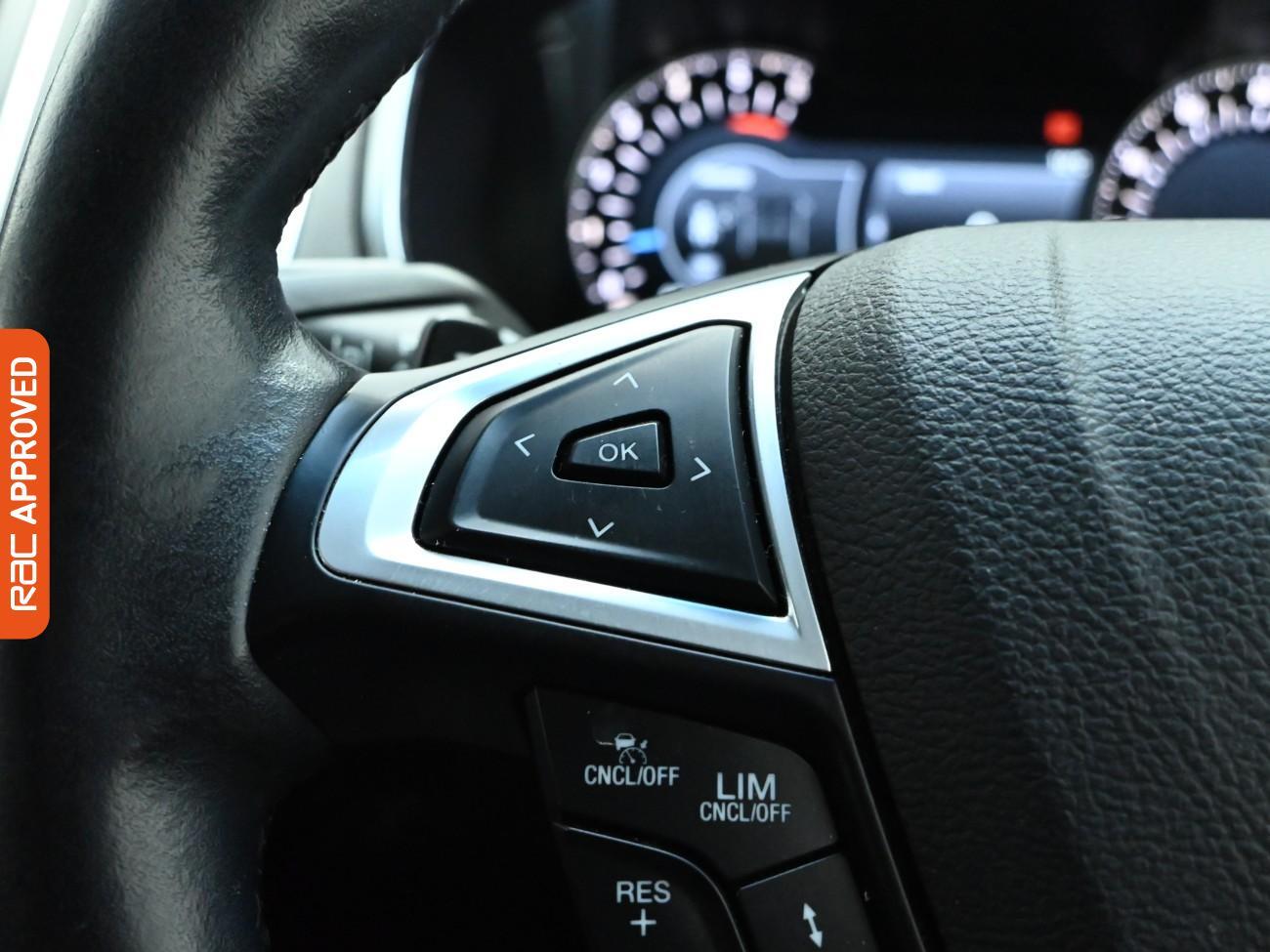 Ford Edge view 28