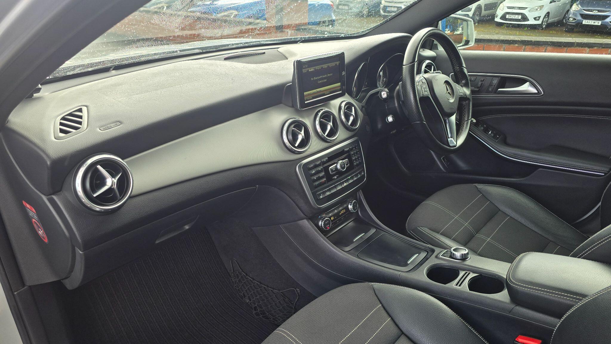 Mercedes-Benz GLA view 5