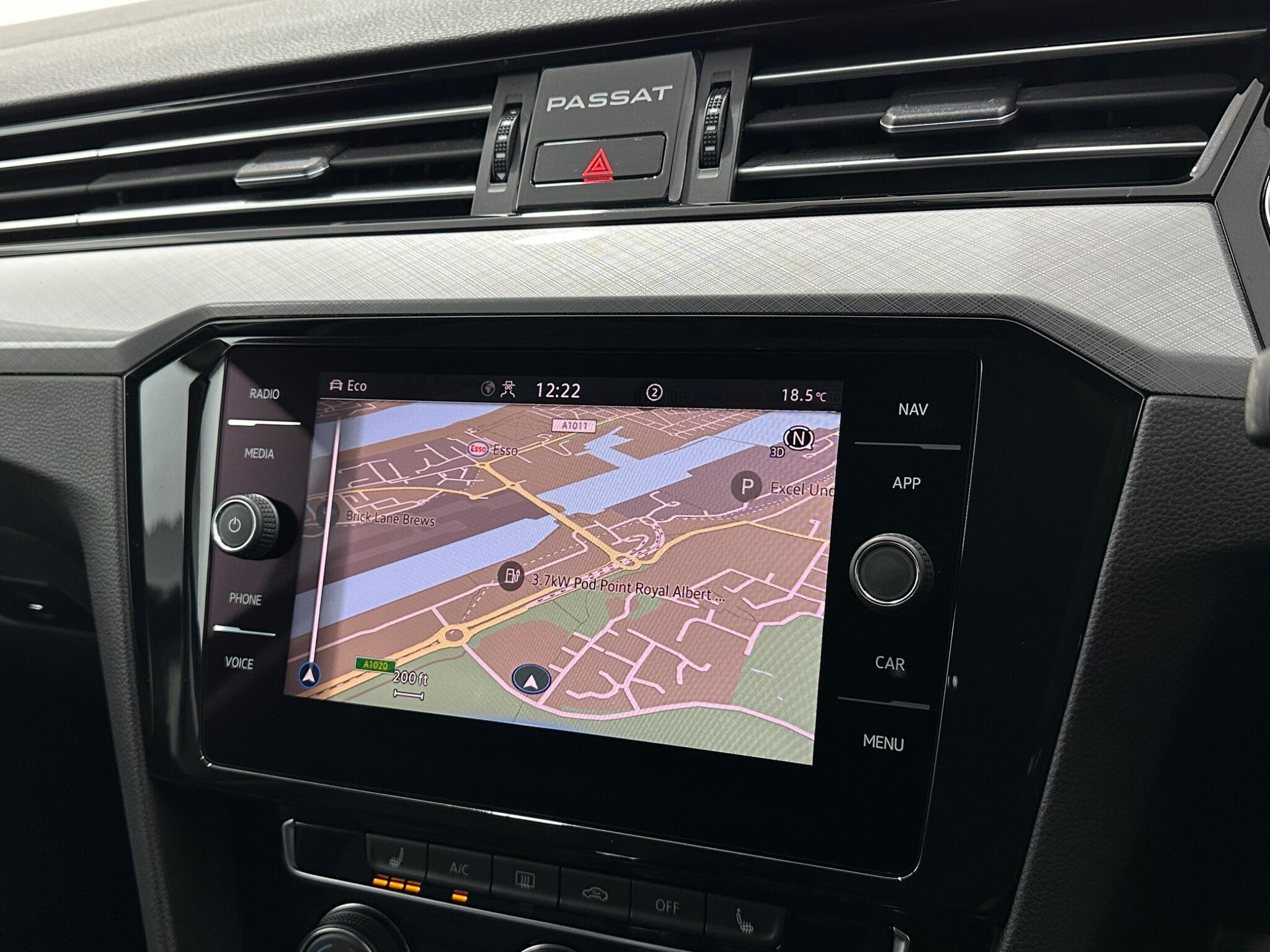 Volkswagen Passat view 22