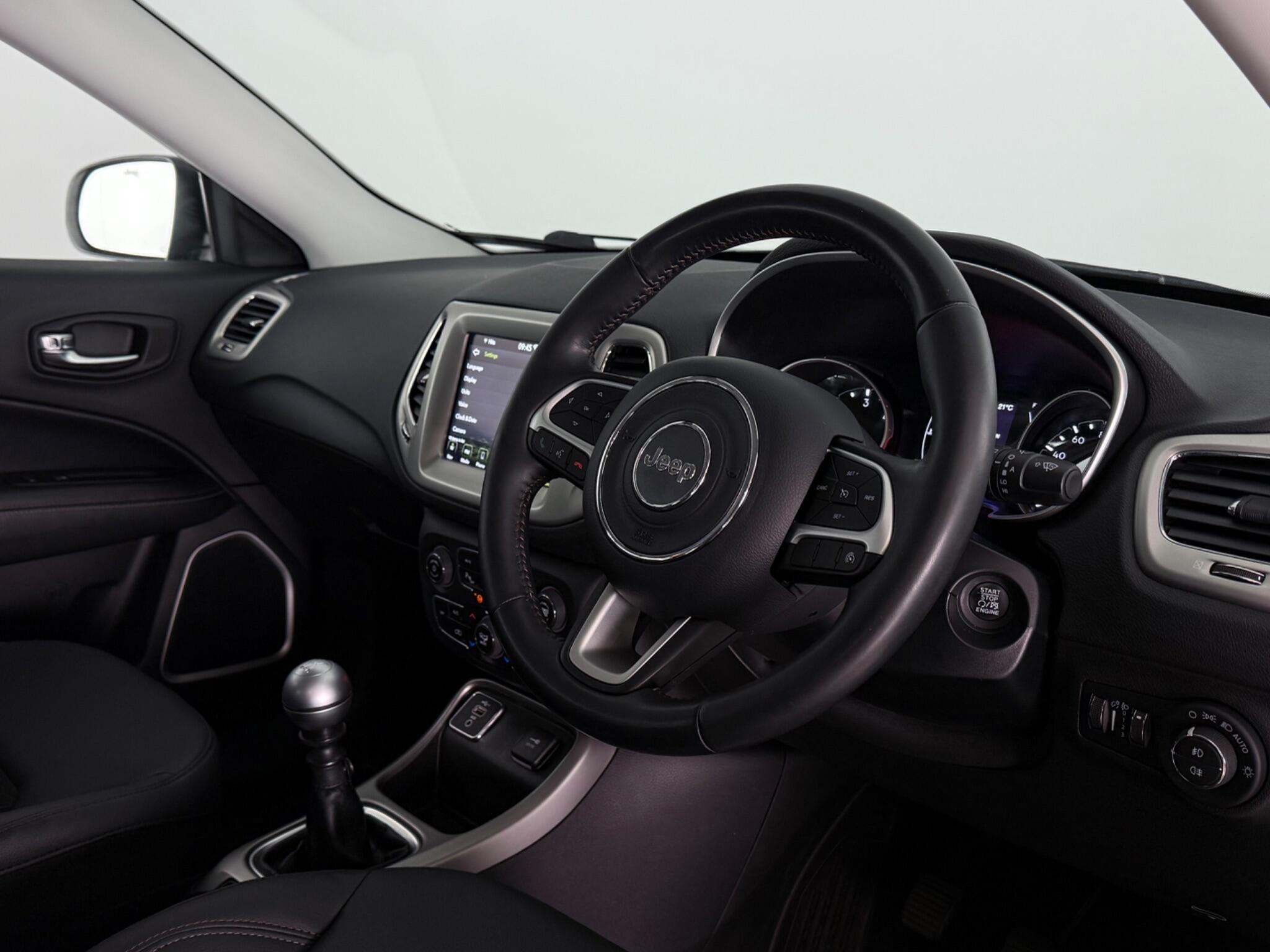 Jeep Compass view 3