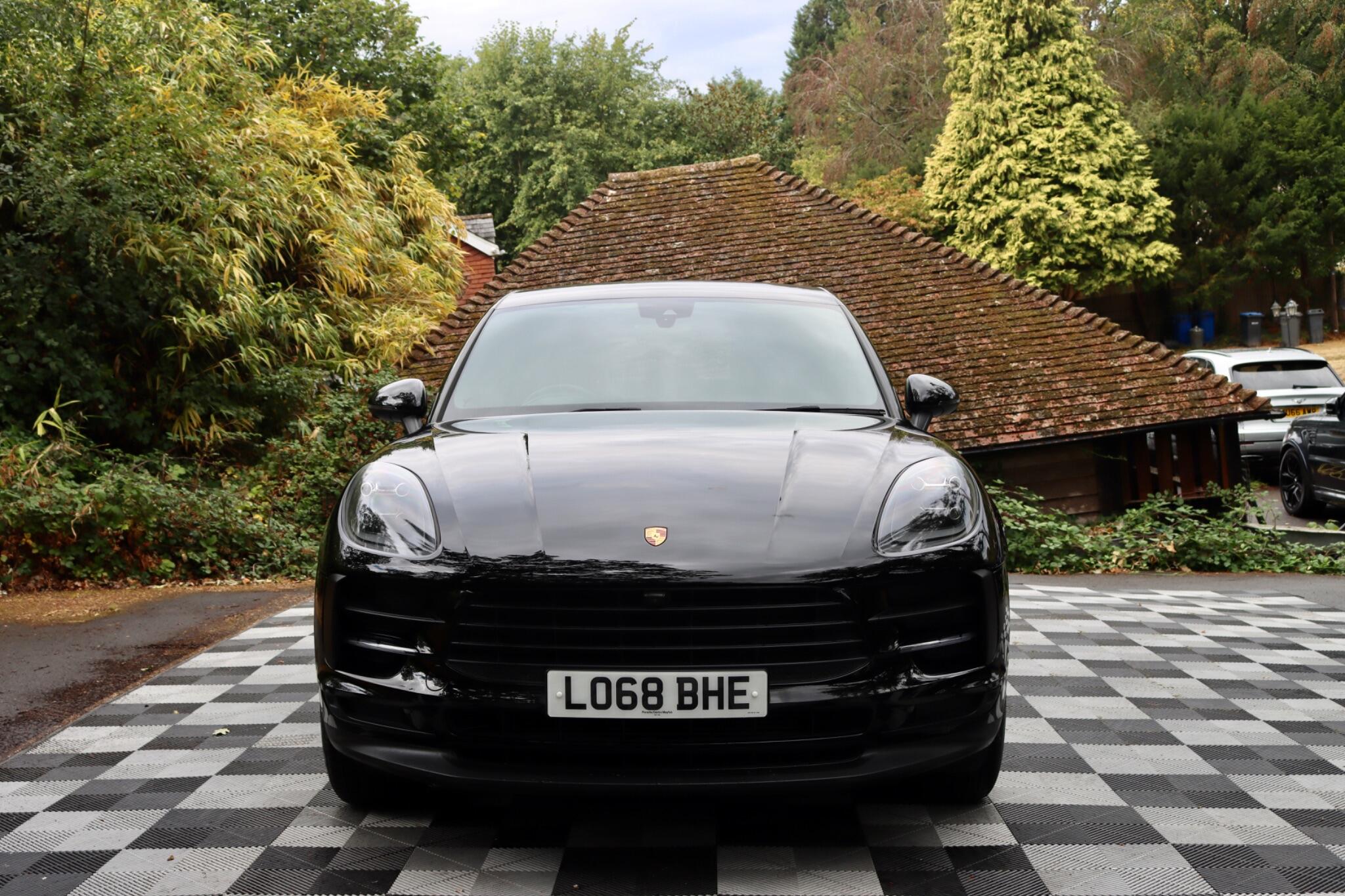 Porsche Macan view 77