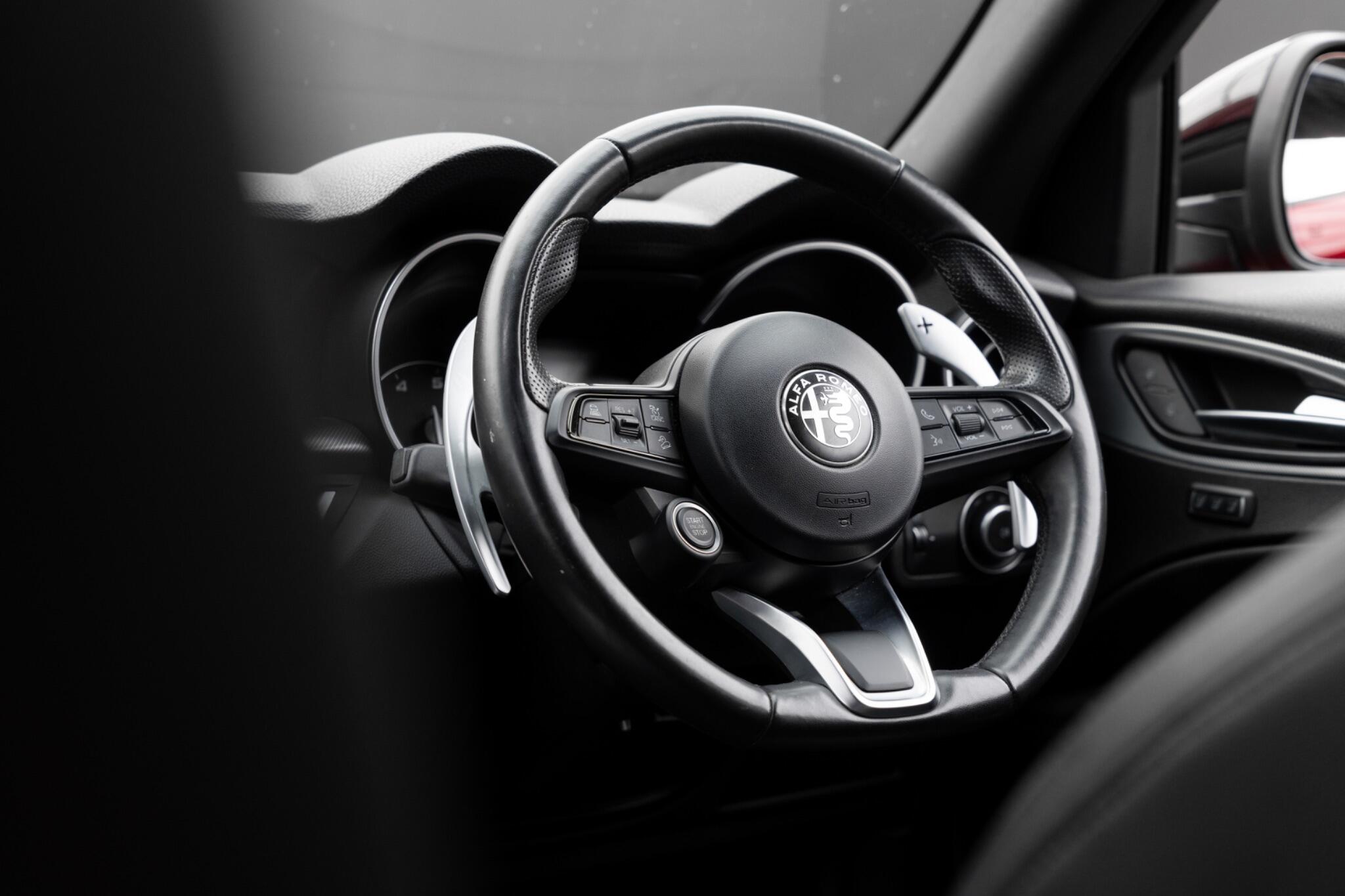 Alfa Romeo Stelvio view 42