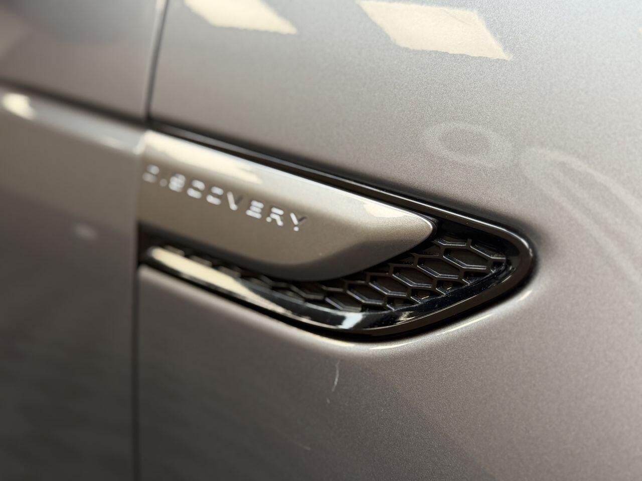 Land Rover Discovery Sport view 17