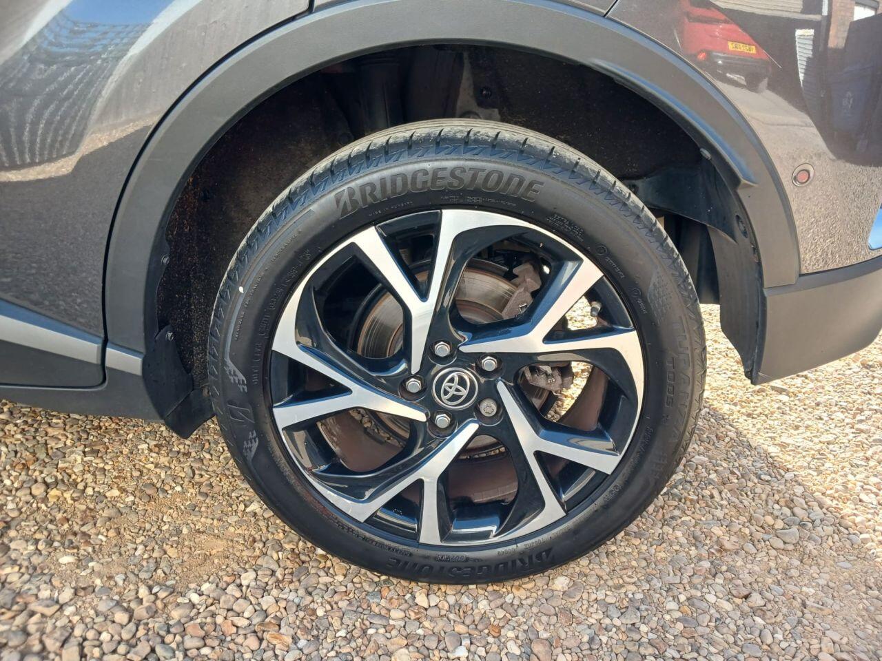 Toyota C-HR view 39