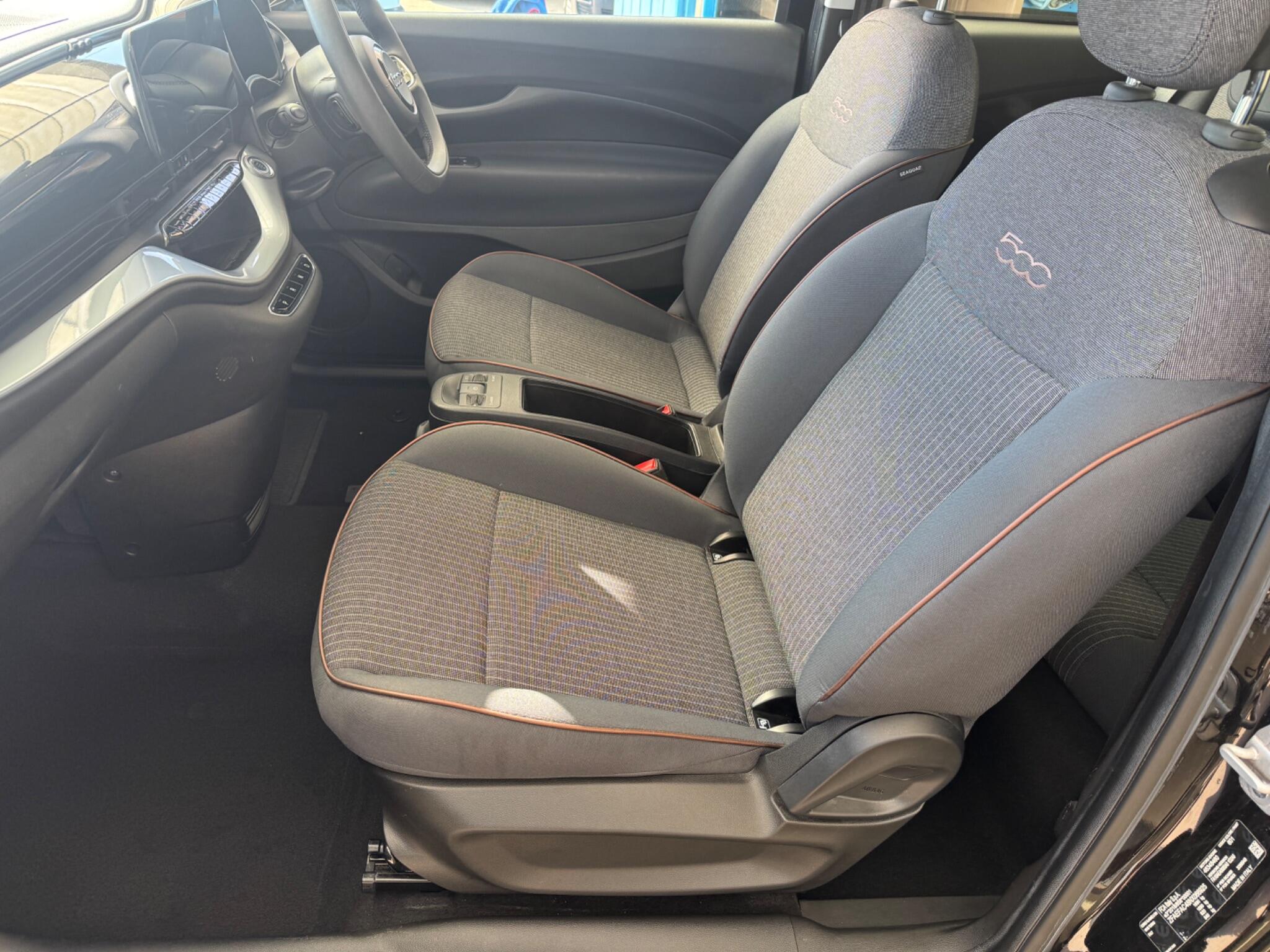 Fiat 500e view 20