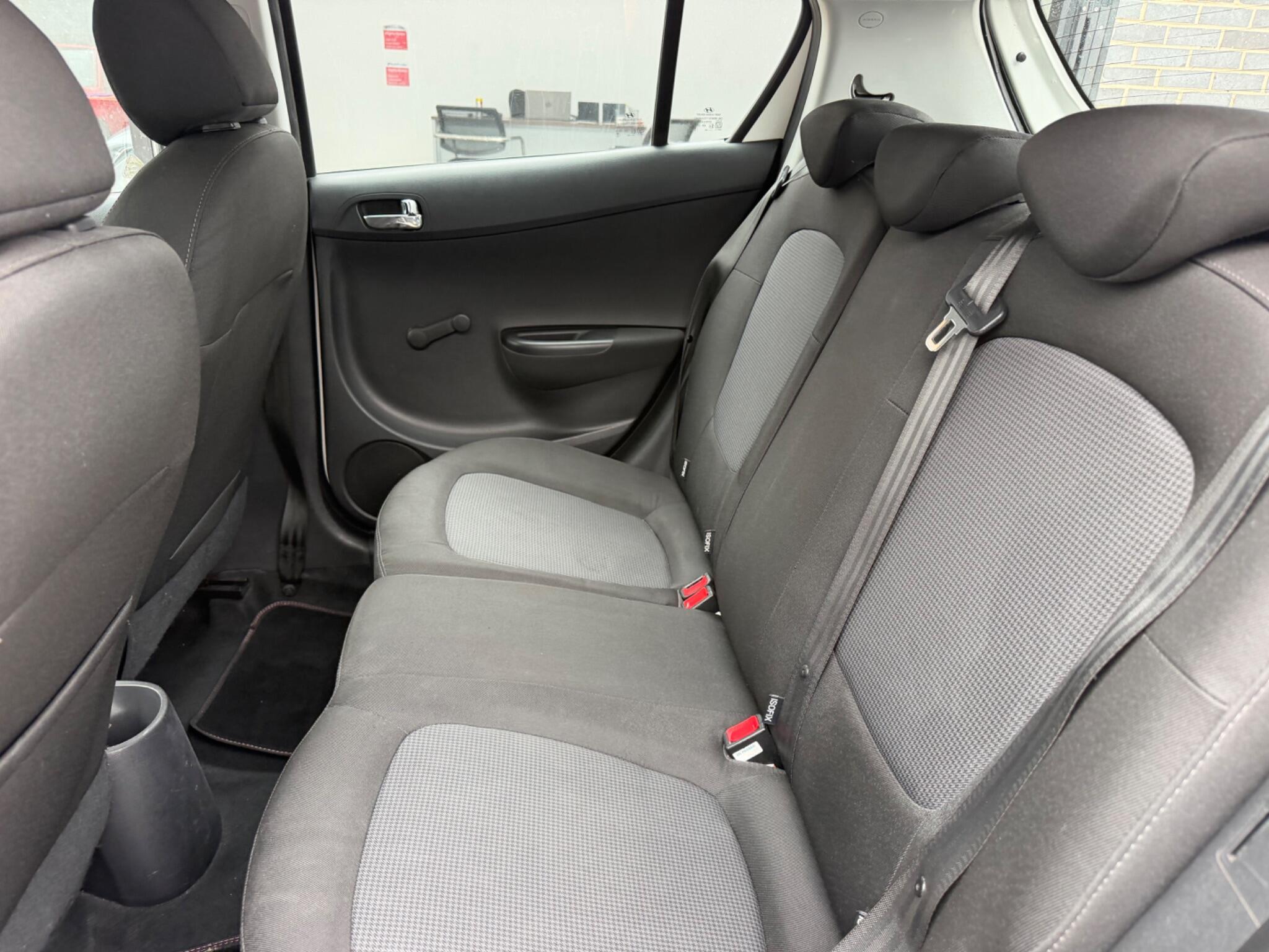 Hyundai i20 view 25