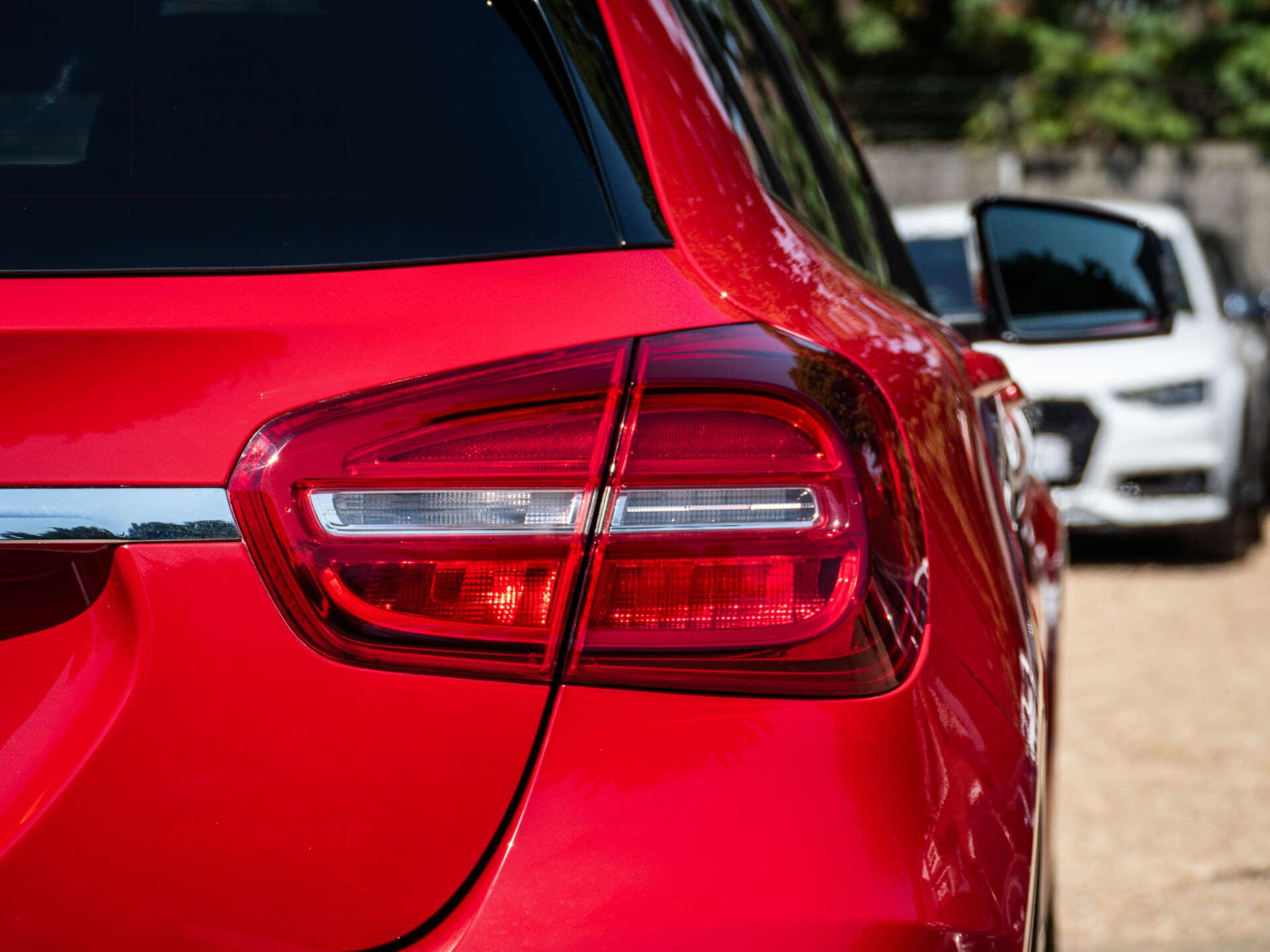 Mercedes-Benz Gla view 15
