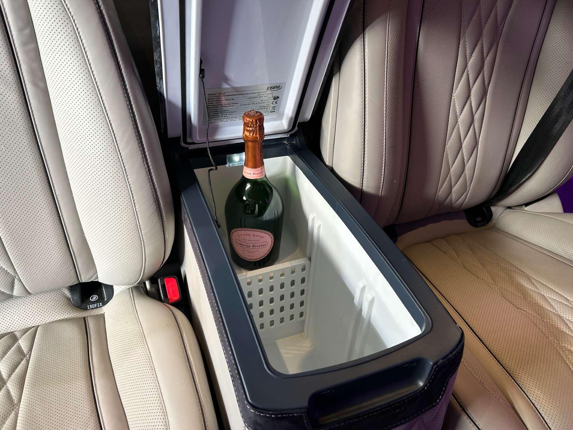 Mercedes-Benz V Class view 17