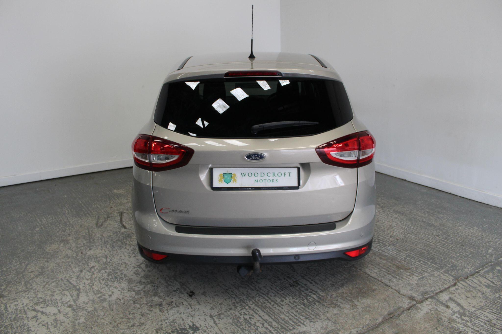 Ford C-Max view 14