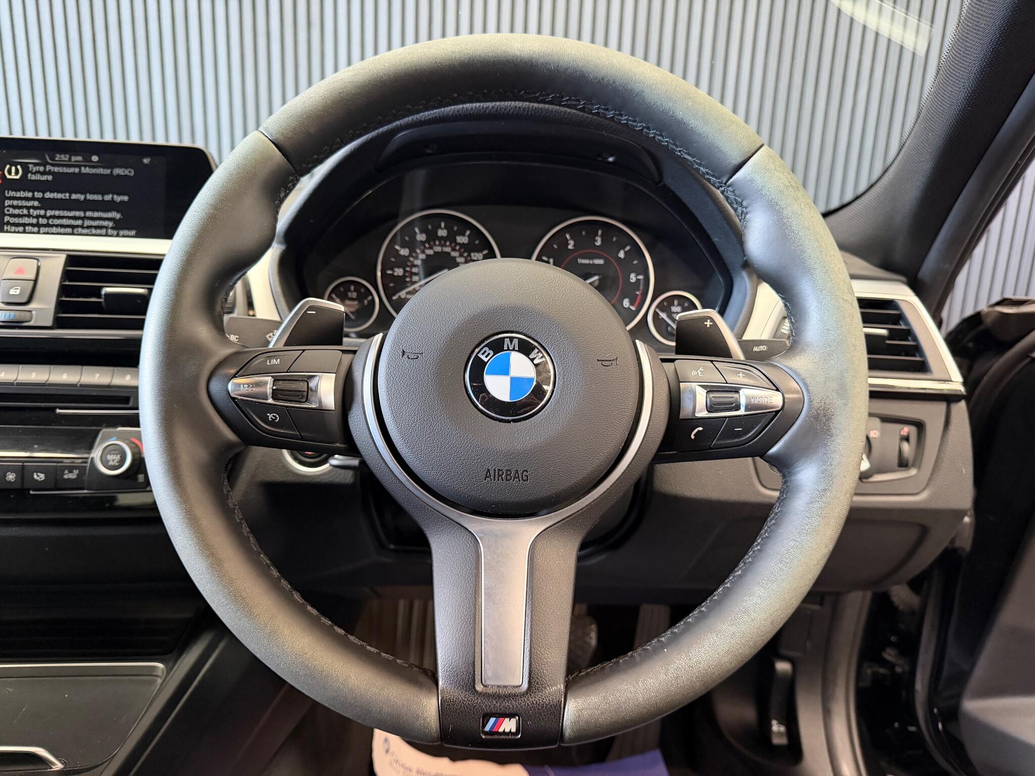 BMW 3 Series view 37