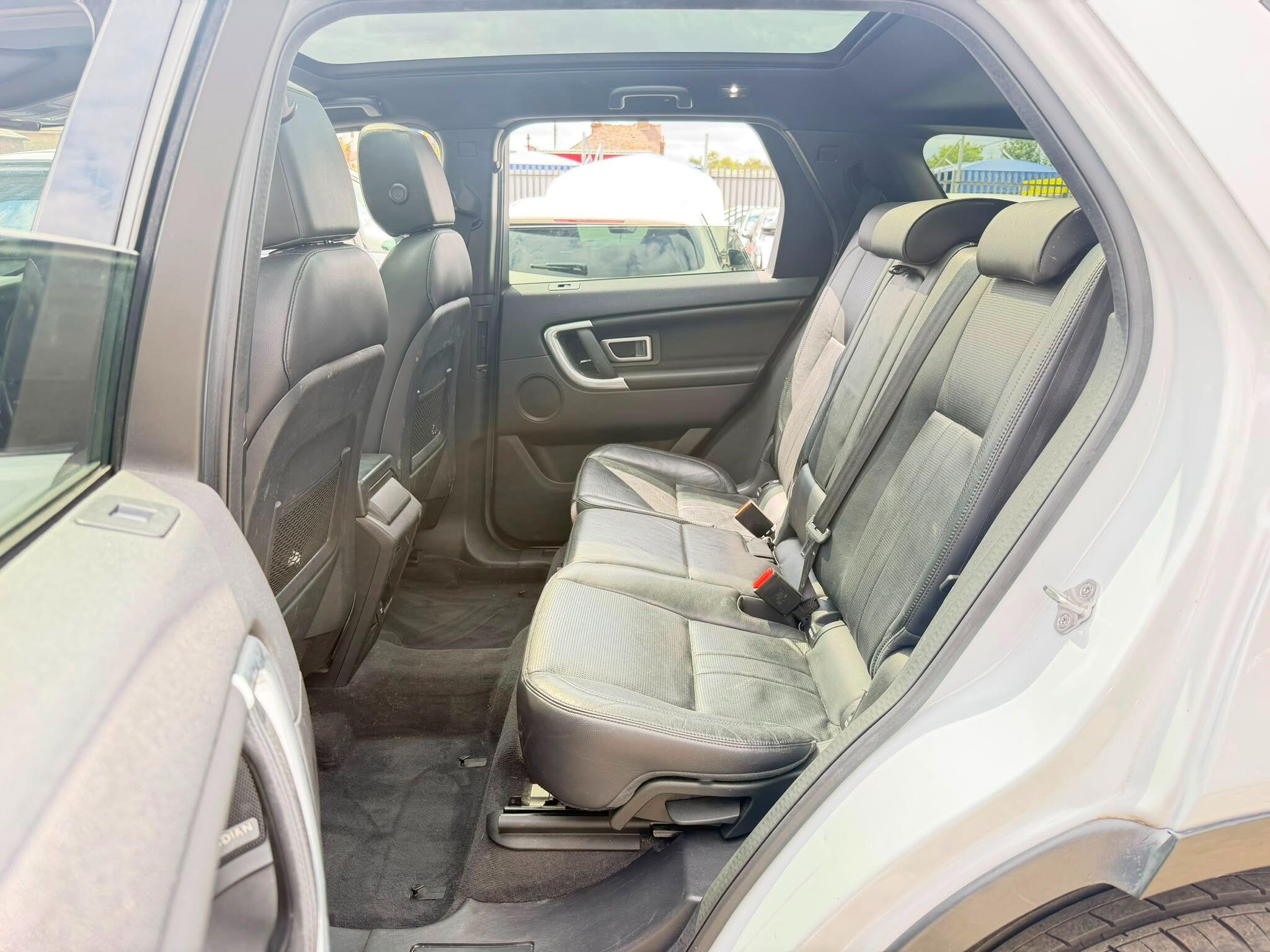 Land Rover Discovery Sport view 17
