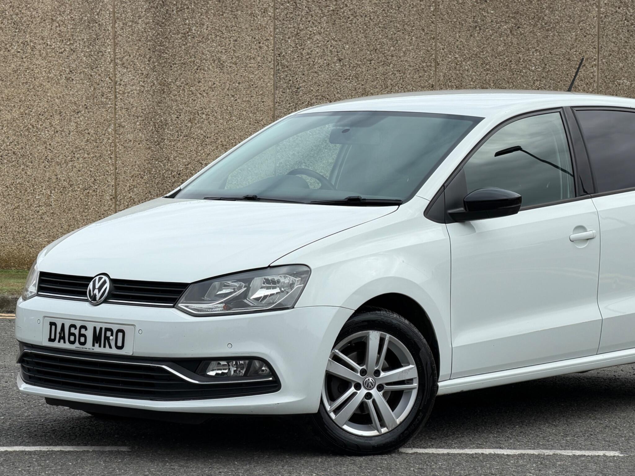 Volkswagen Polo view 6