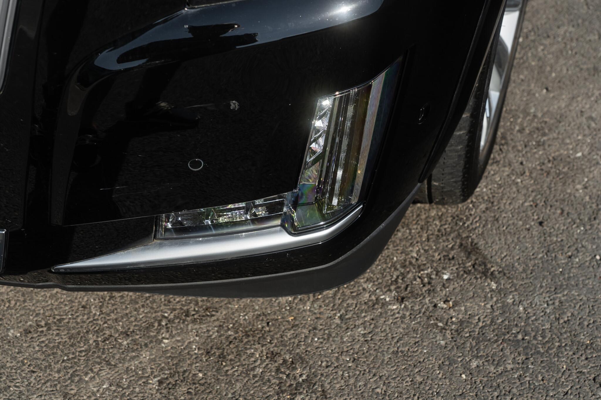 Cadillac Escalade view 15