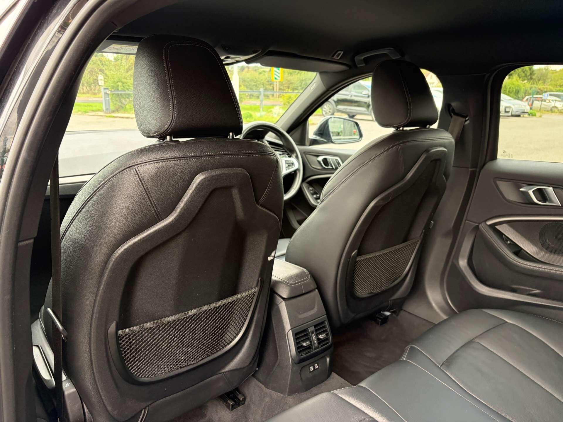 BMW 1 Series view 22