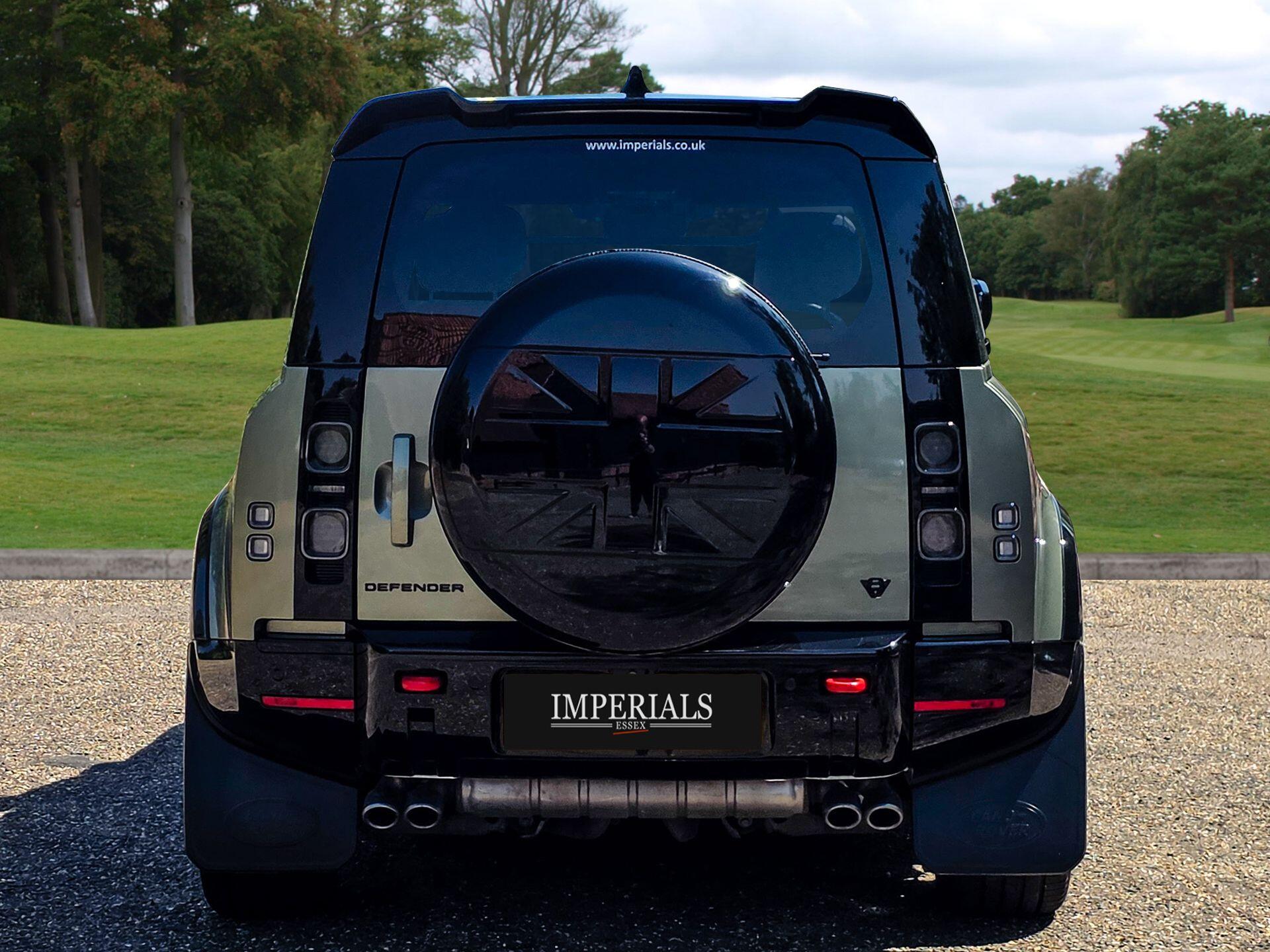 Land Rover Defender 110 view 11