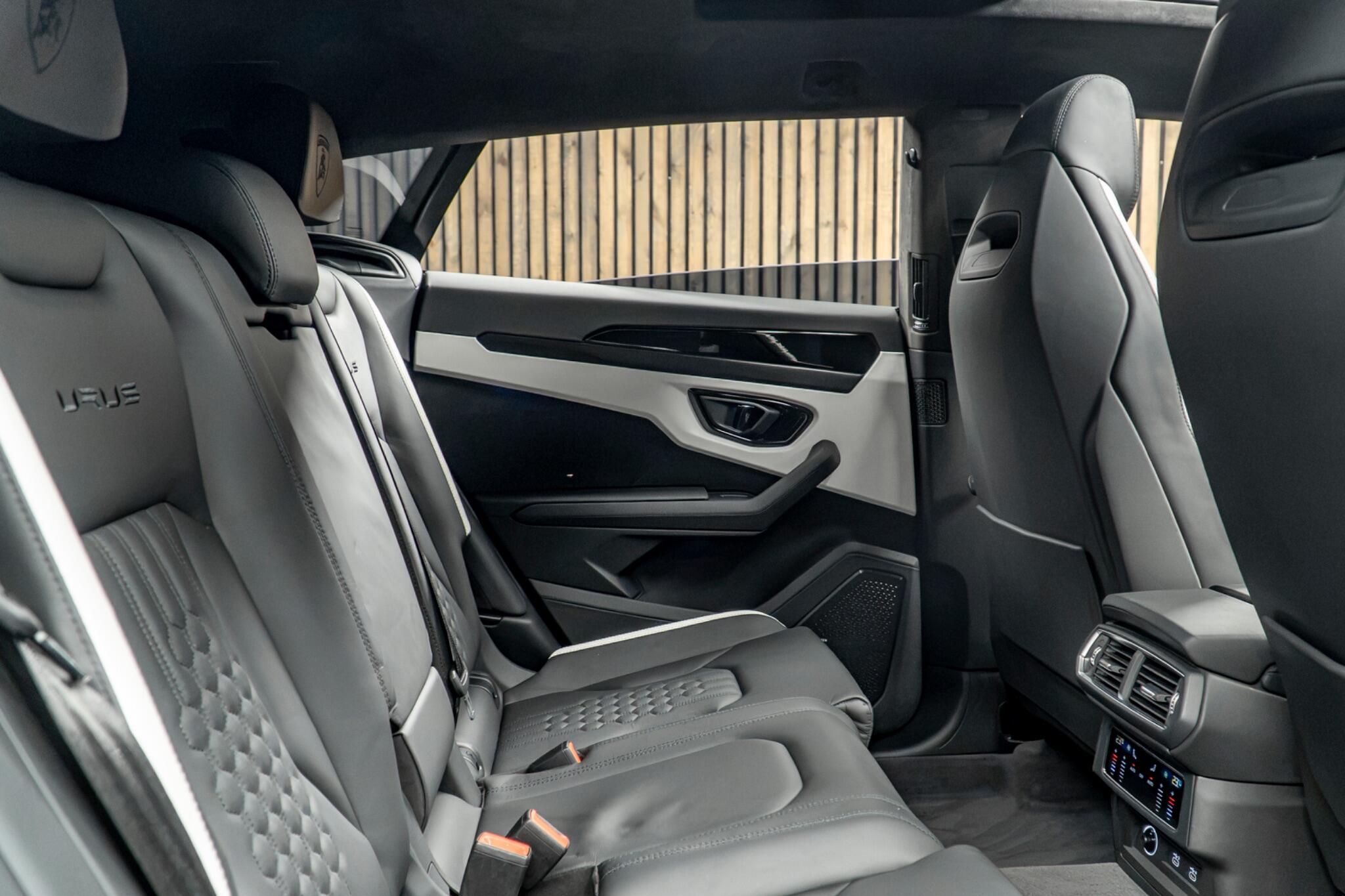 Lamborghini Urus view 50